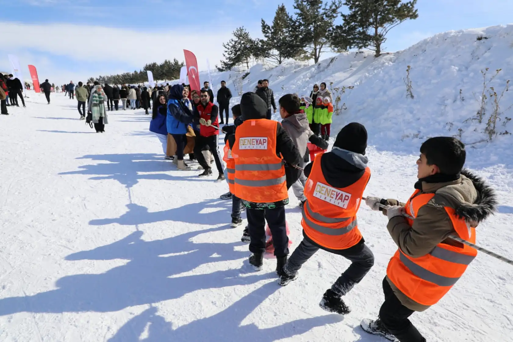 Küpkıran Kayak Tesisi'nde gençler festivalde buluştu