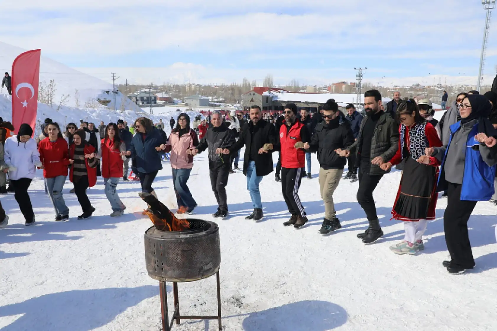 Küpkıran Kayak Tesisi'nde gençler festivalde buluştu