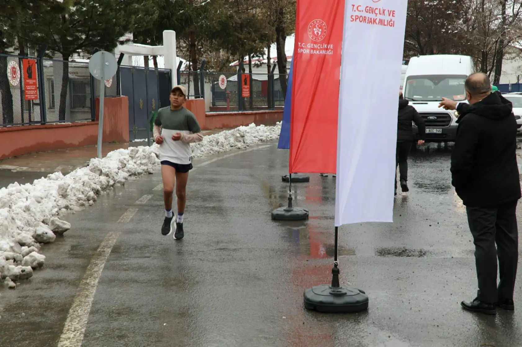 Ağrı gençliği için 2025'te dev yatırımlar ve projeler gerçekleşti