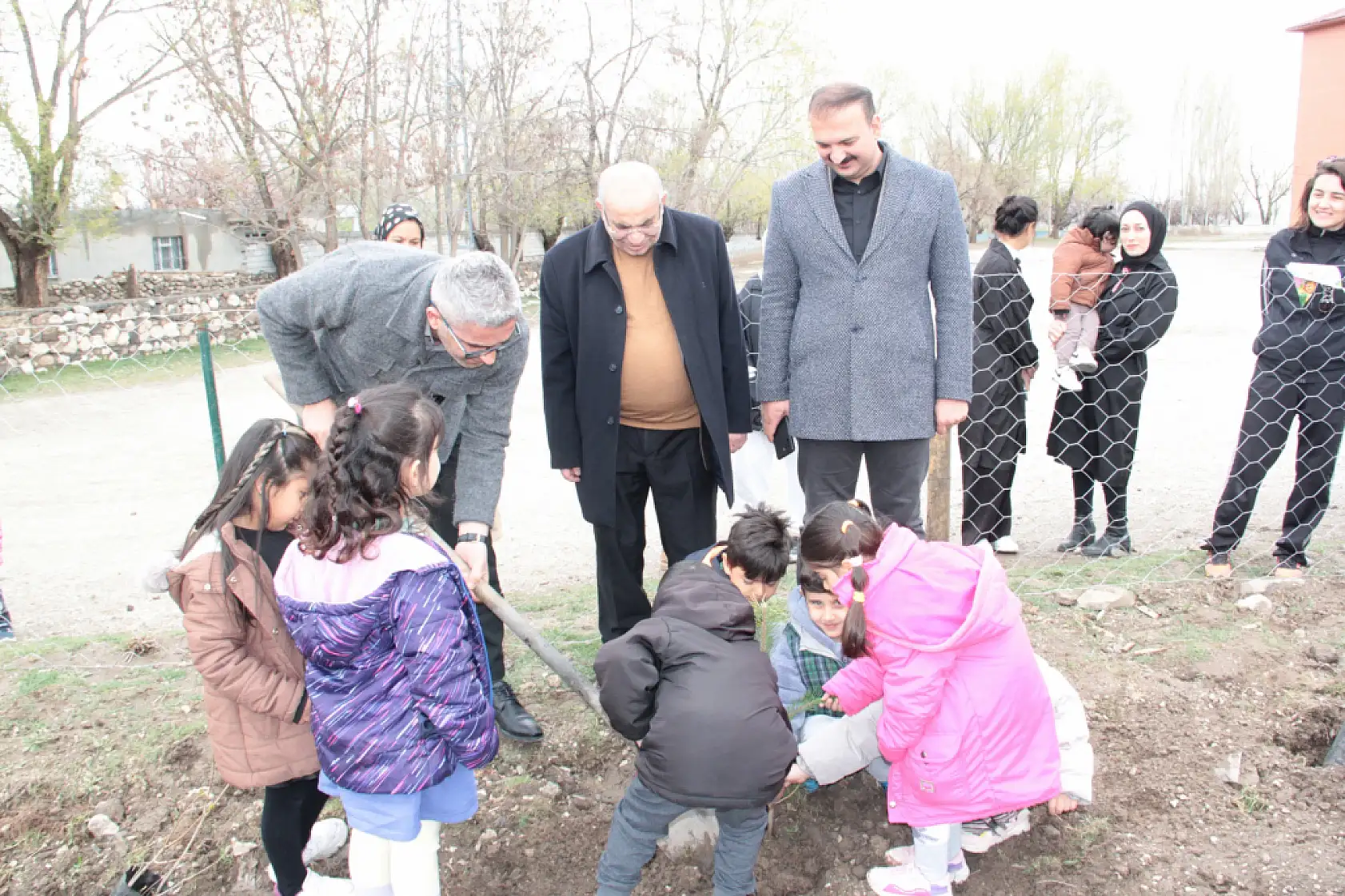 Doğubayazıt'ta anasınıfı öğrencileri için uygulama bahçesi kuruldu
