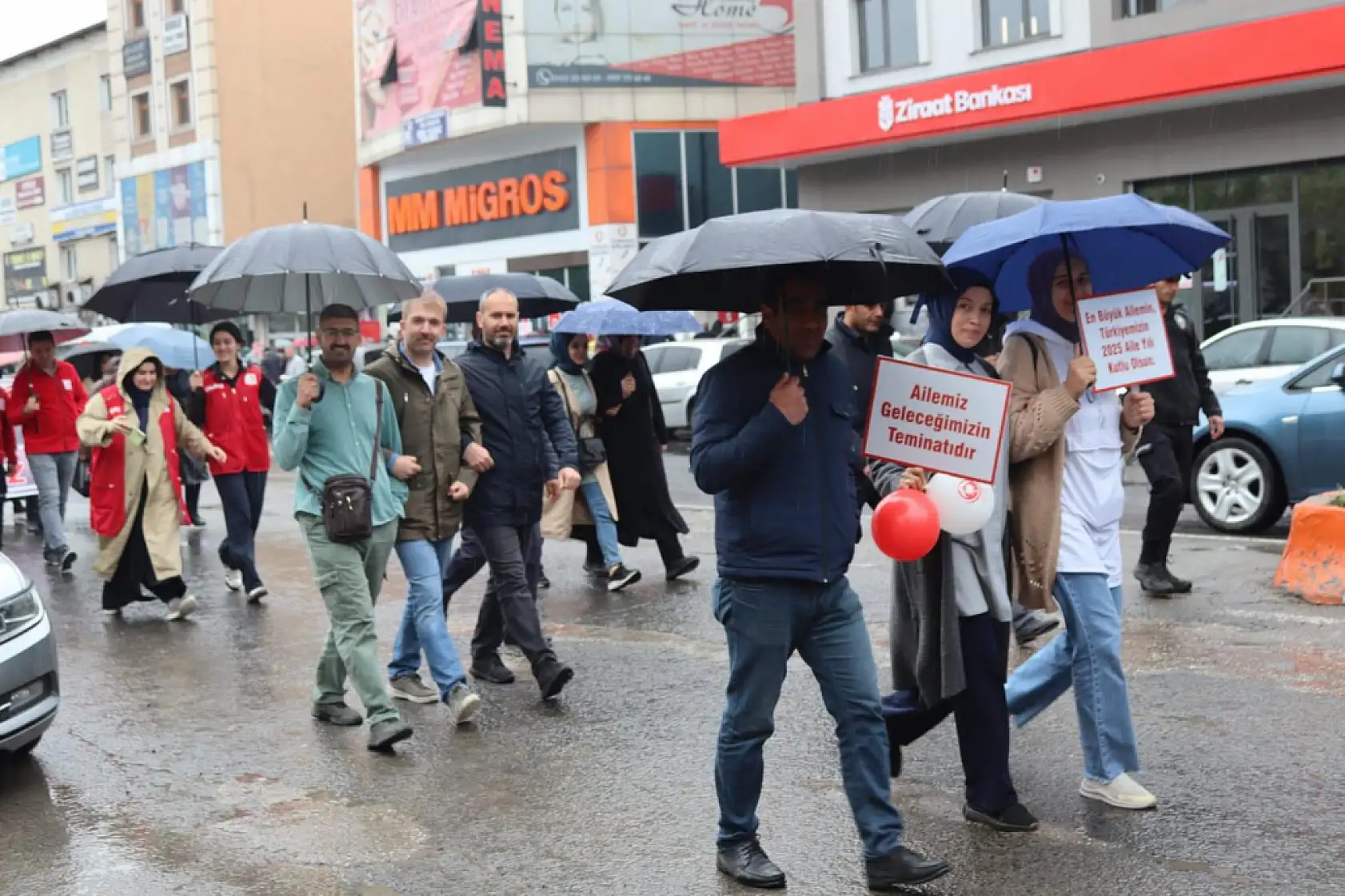 Ağrı sokaklarında vatandaşlar bu kez 'aile' için yürüdü