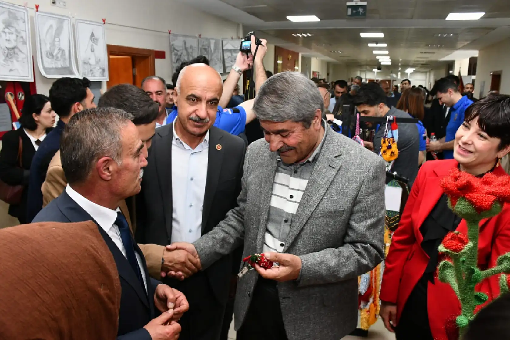 Patnos'ta el emeği sergisiyle hükümlüler topluma seslendi