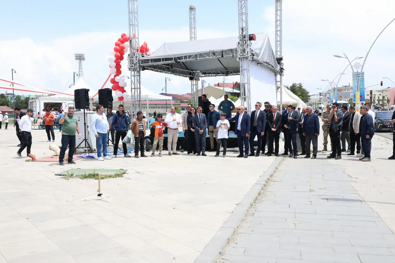 Ağrı Kızılay gönüllüleri bilim şenliğinde gençleri yalnız bırakmadı