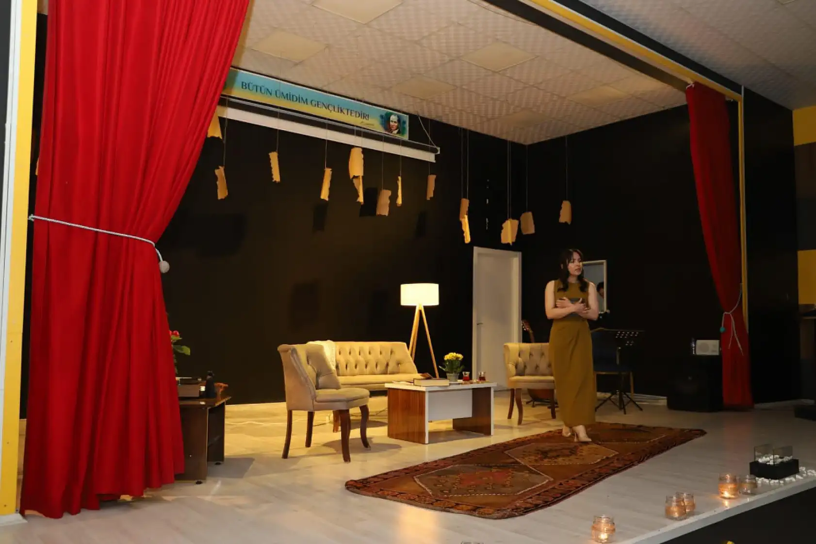 Doğubayazıt'ta öğretmenlerden anlamlı şiir dinletisi