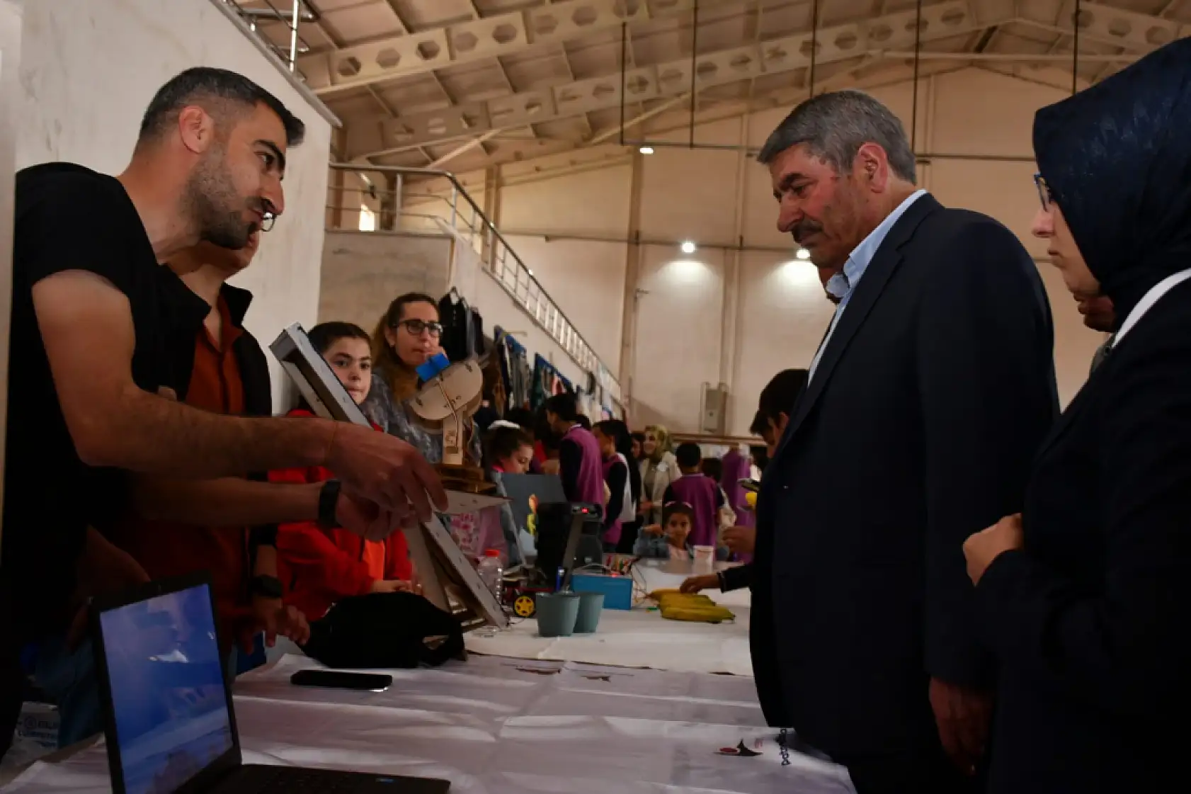 Patnos'ta öğrencilerin el emeği projeleri yoğun ilgi gördü