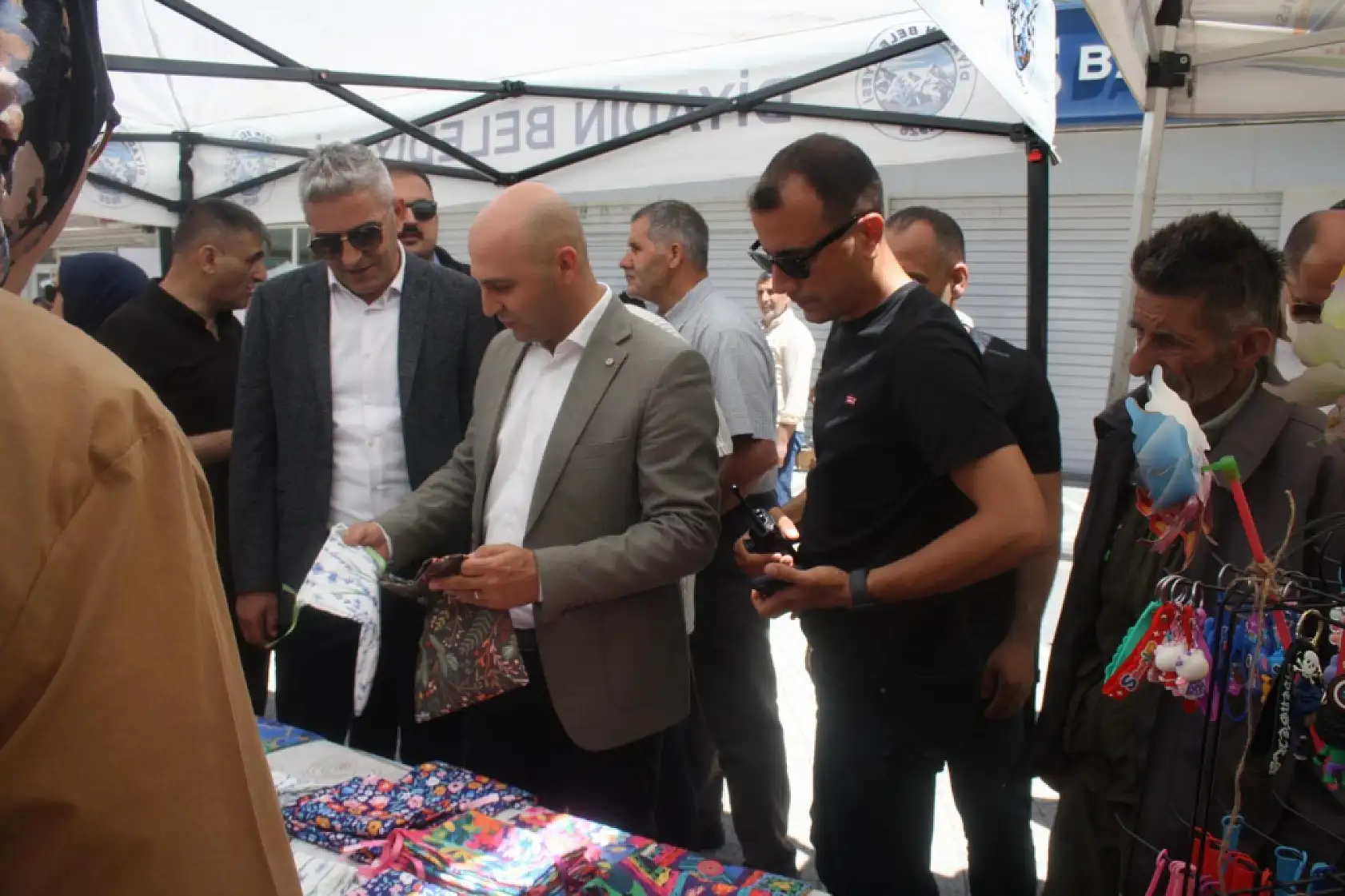 Doğubayazıt halkı ve kurumlar Muhammed Azam için kermeste buluştu