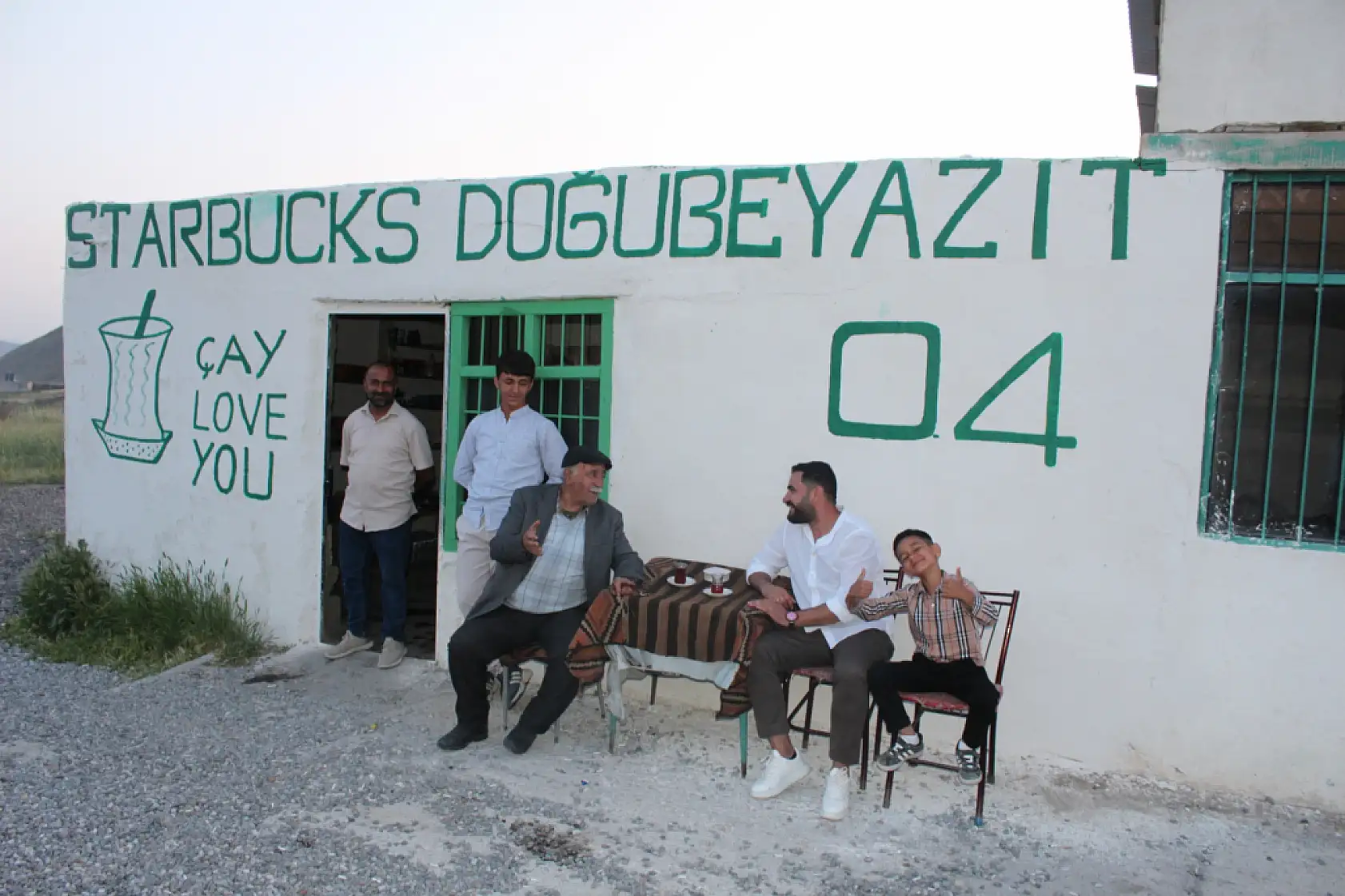 Ağrı Dağı'na karşı demlenen çay, Türkiye'nin dört bir yanından ziyaretçi çekiyor