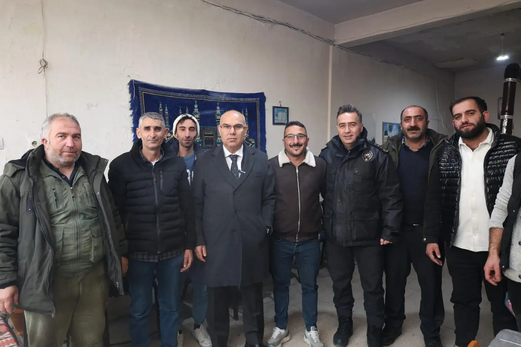 Soğuk havanın sıcak buluşması: Vali Koç ve Müdür Önder esnafı ziyaret etti