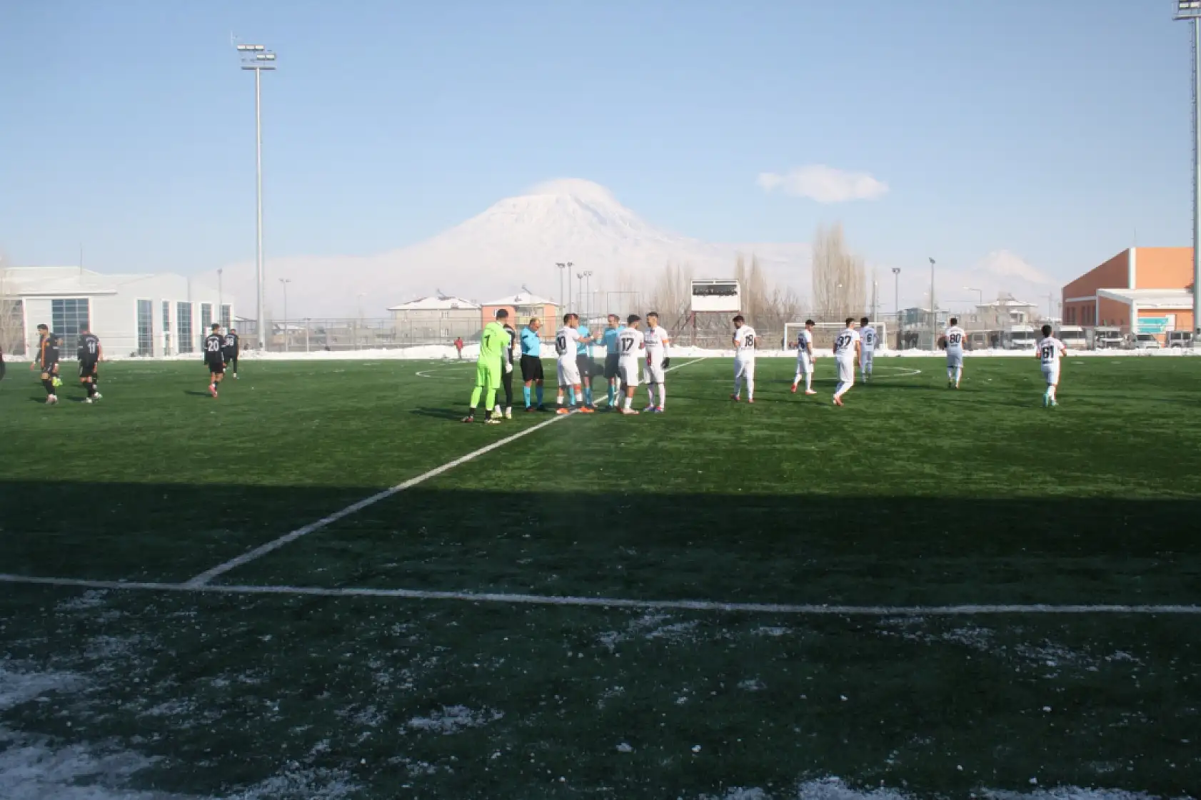 Doğubayazıt FK evinde fırtına gibi esti