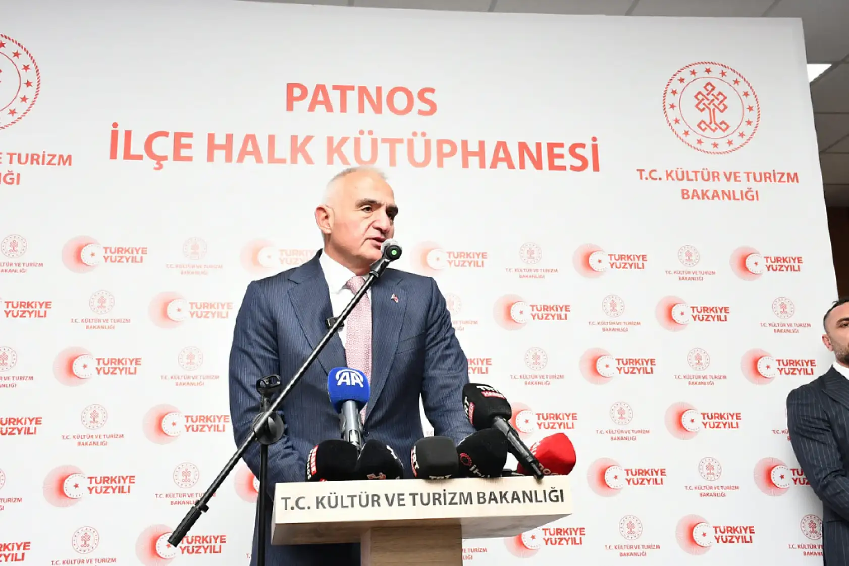 Patnos'un yeni kütüphanesi kapılarını açtı