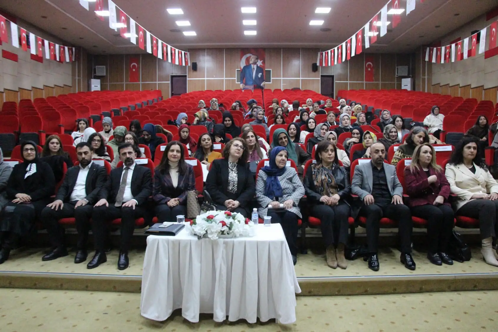 Kadın girişimciler Ağrı'da deneyimlerini paylaştı