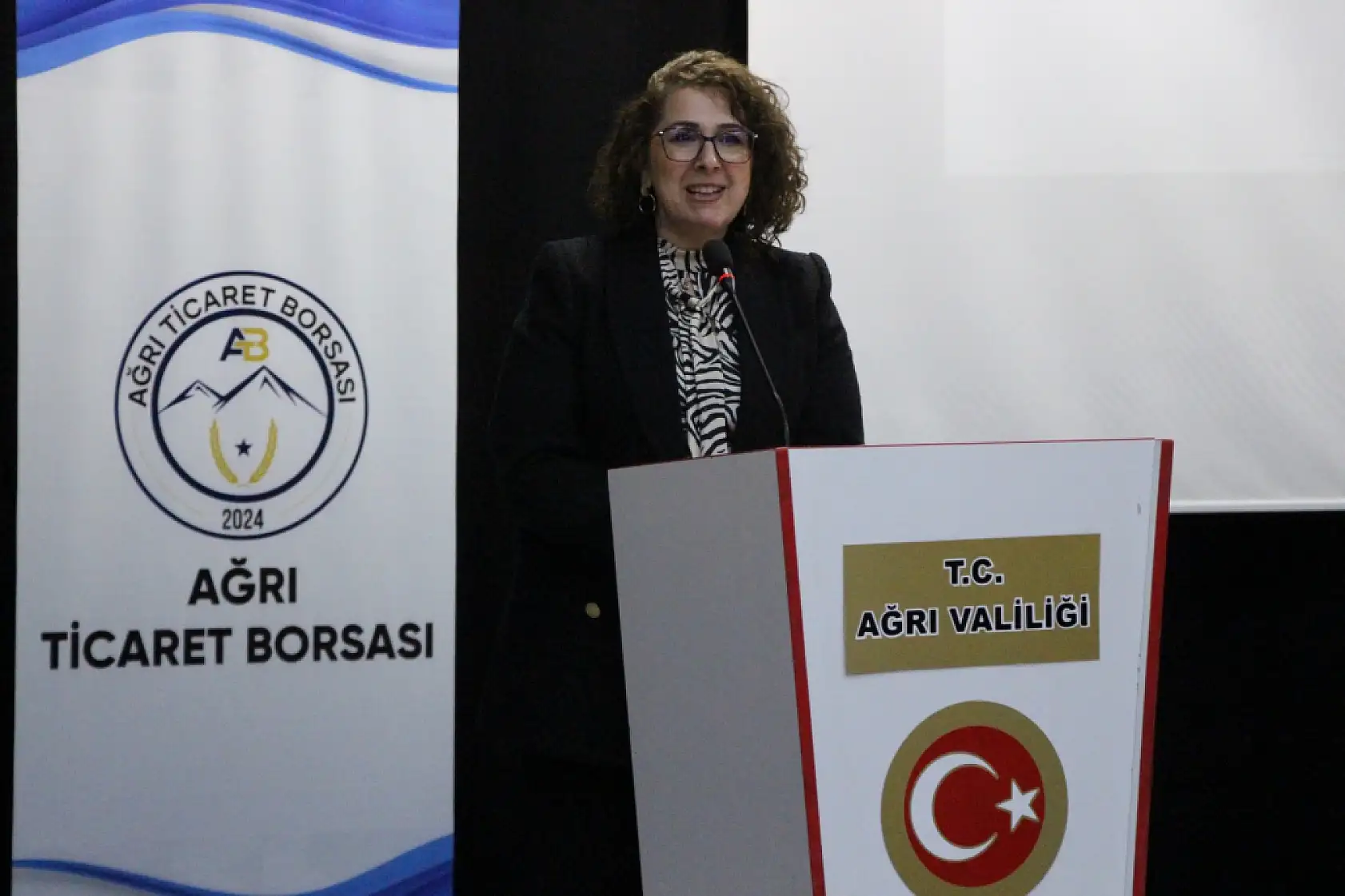 Kadın girişimciler Ağrı'da deneyimlerini paylaştı