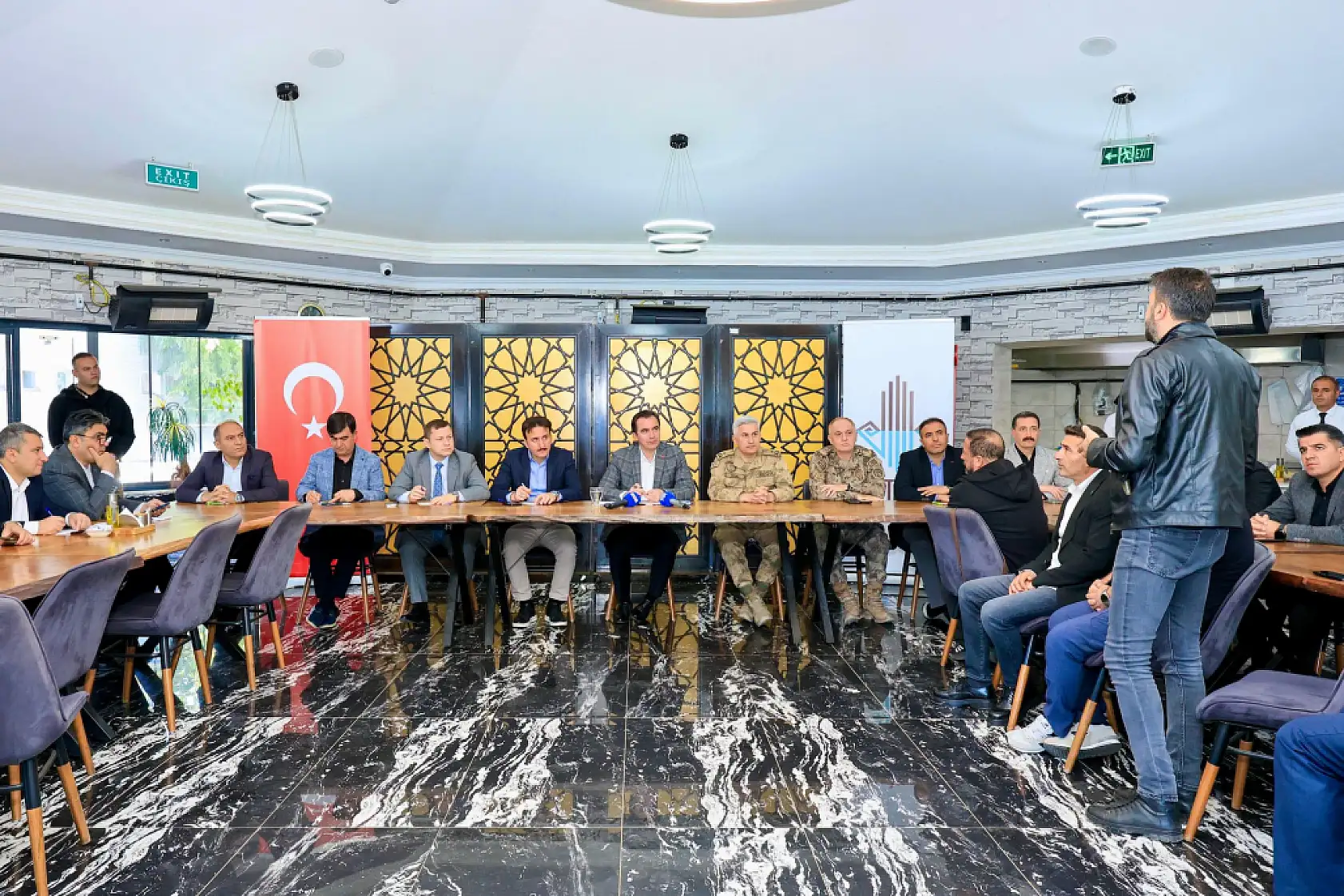 Bitlis Valisi Karakaya, Basın Mensupları ve Sosyal Medya Yöneticileriyle Bir Araya Geldi