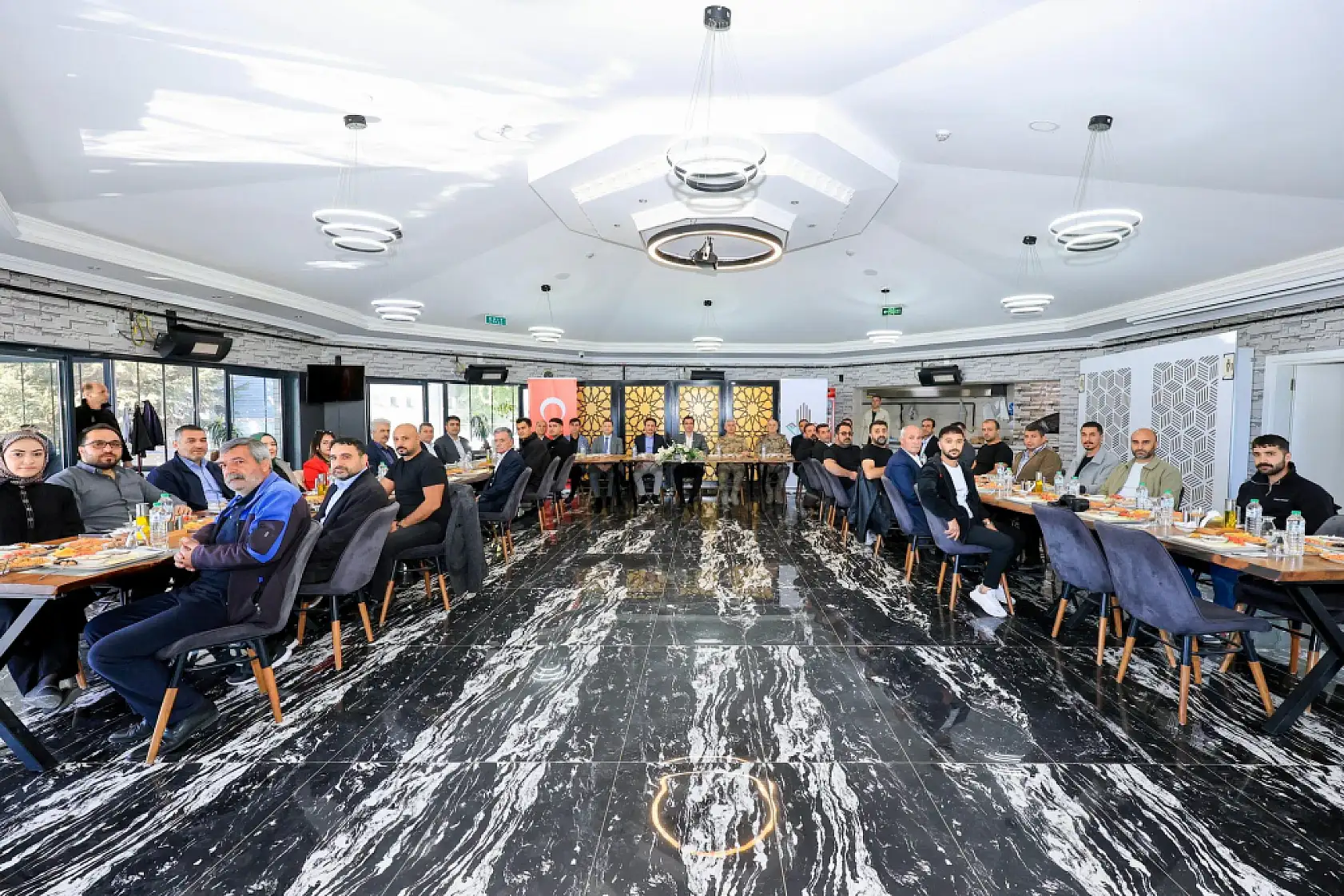 Bitlis Valisi Karakaya, Basın Mensupları ve Sosyal Medya Yöneticileriyle Bir Araya Geldi