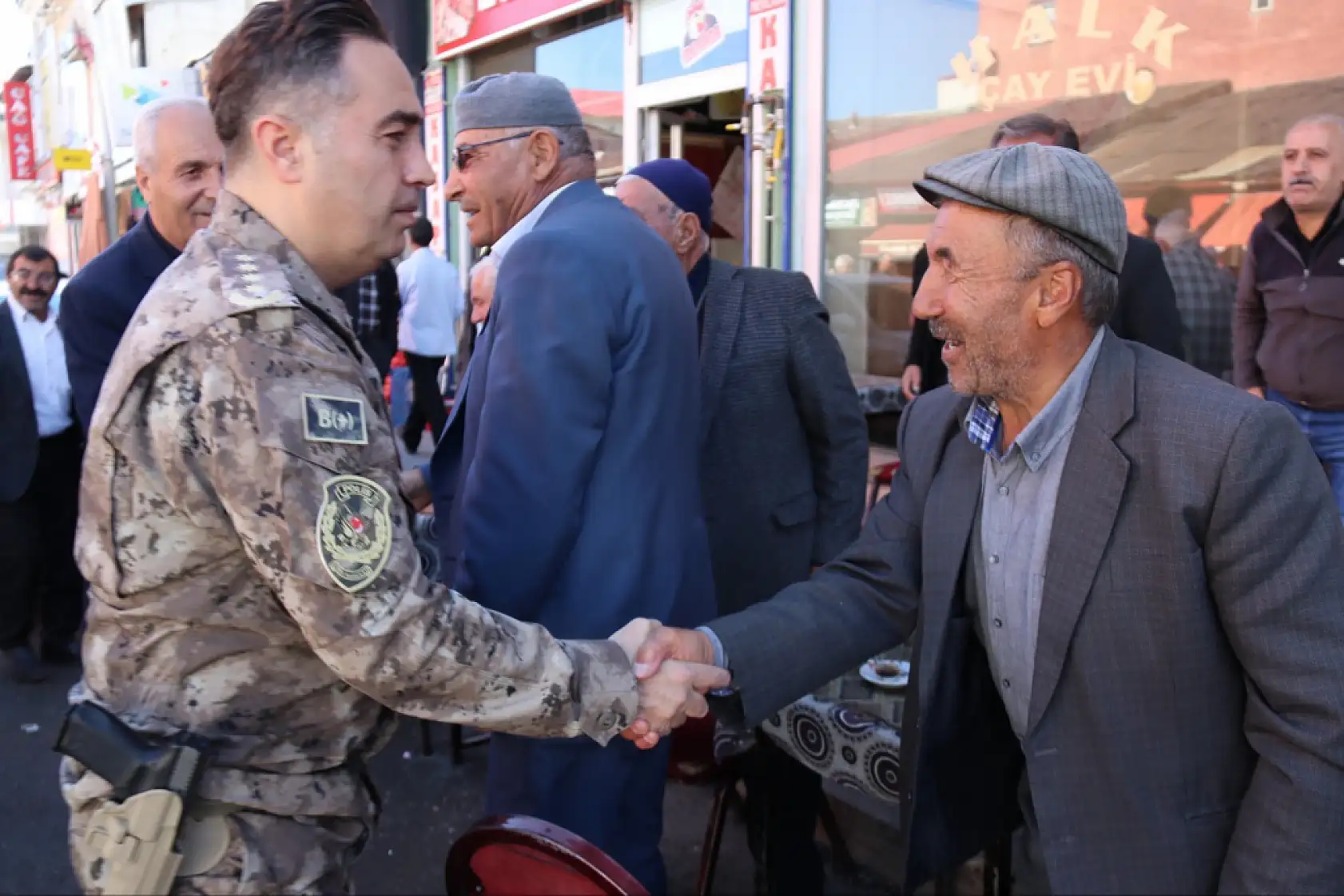 Müdür Önder, Eleşkirt'te esnaf ve vatandaşlarla bir araya geldi