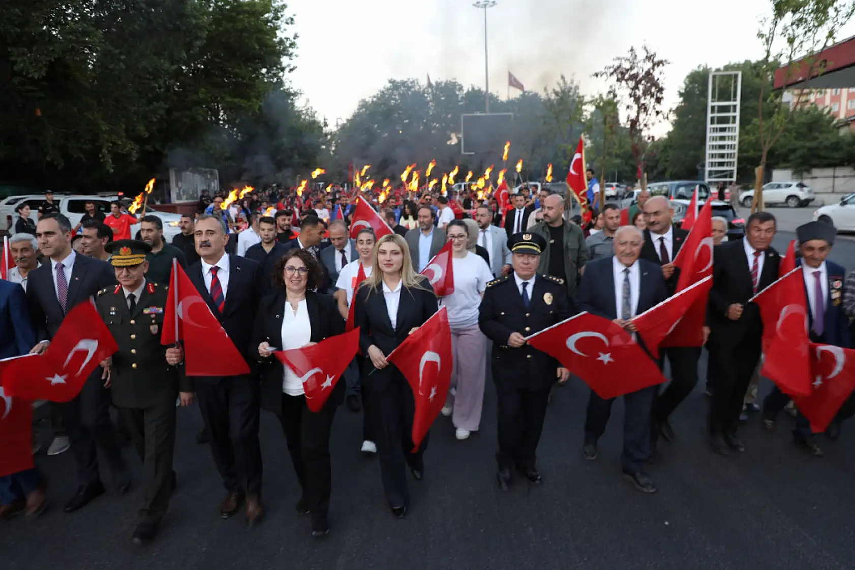'İrade Bizim, Zafer Bizim' kortejinde Ağrı tek yürek oldu
