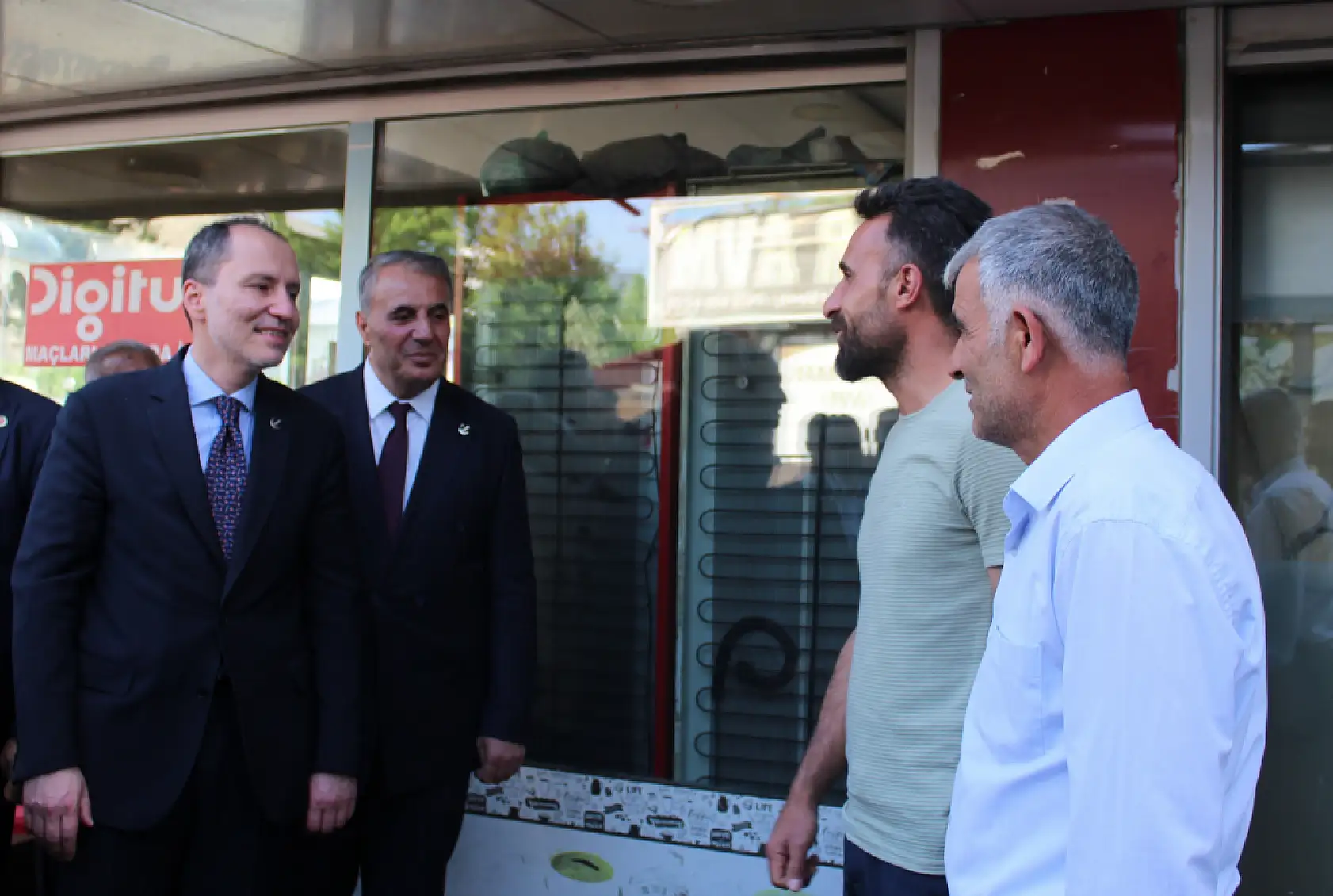 Erbakan Patnos'ta çarşı esnafıyla bir araya geldi