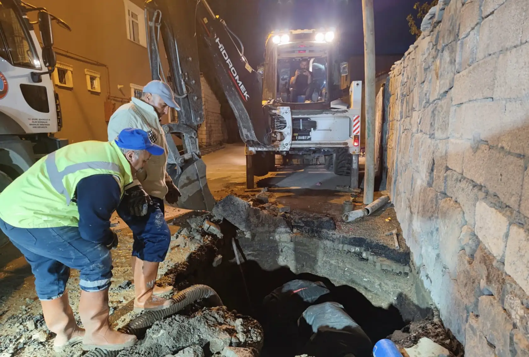 Ağrı'da elektriği yapayım derken susuz kaldılar!