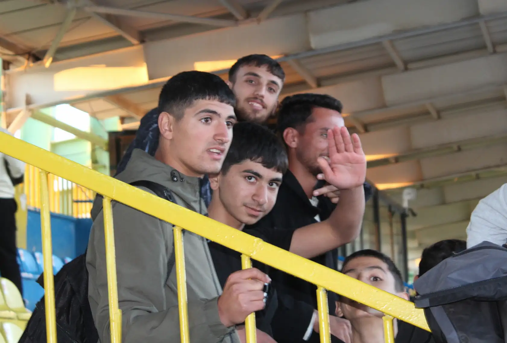 Ağrı Spor'dan taraftarına jest: Tribünler coştu, çocuklar güldü!