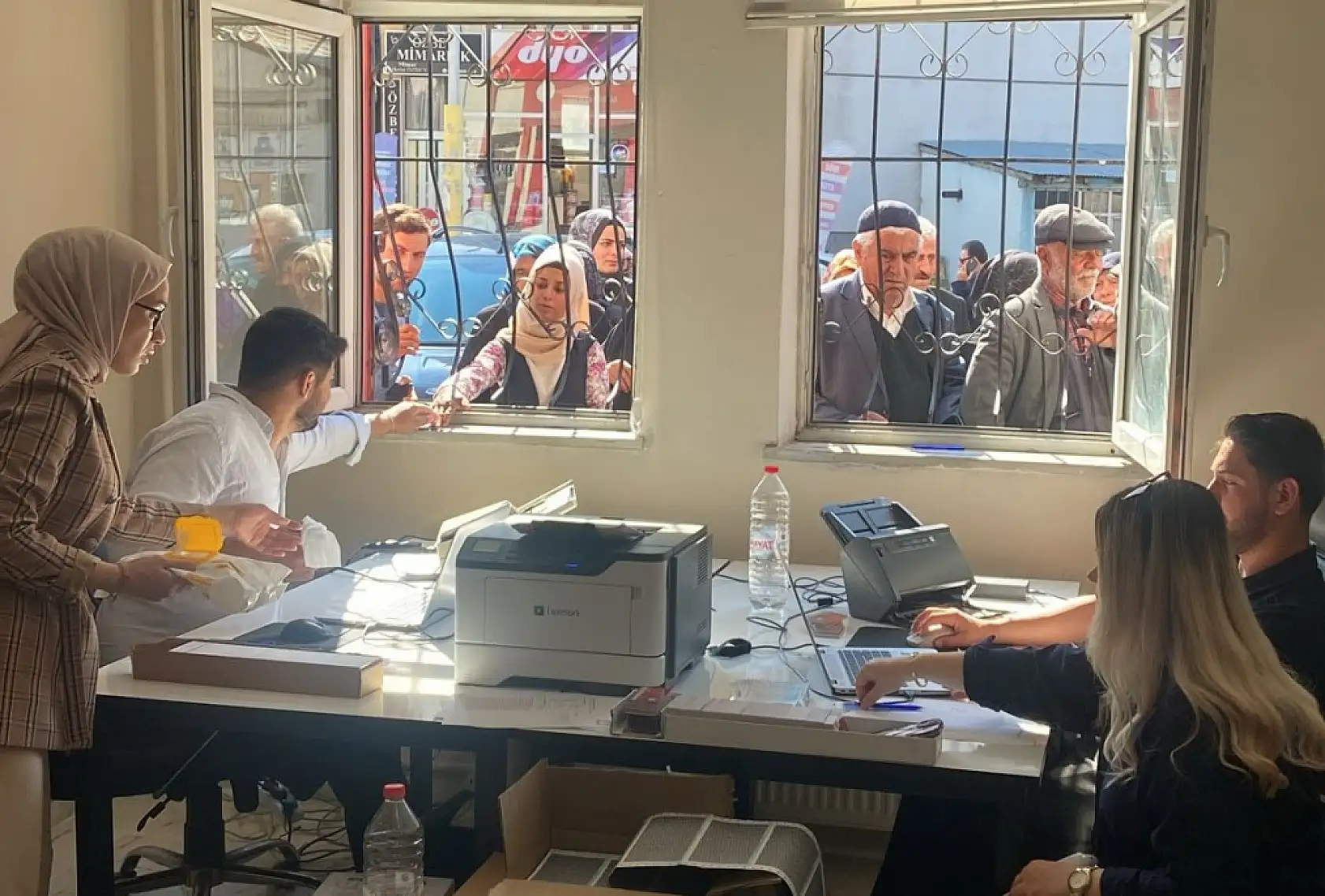 Ağrı'da Aile kartları için yurt binası geçici başvuru merkezi oldu