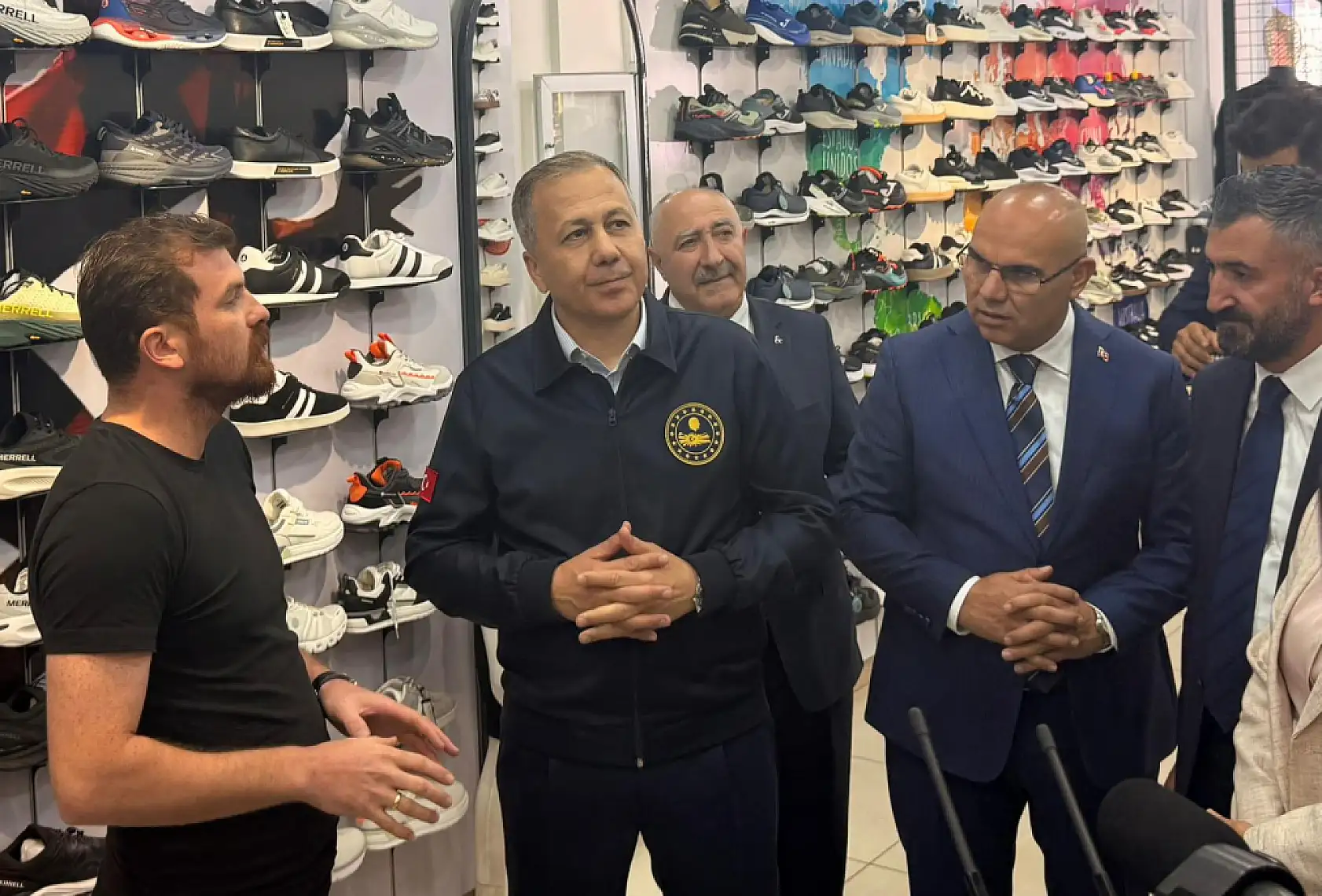 Bakan Yerlikaya'dan Cumhuriyet Caddesi çıkarması