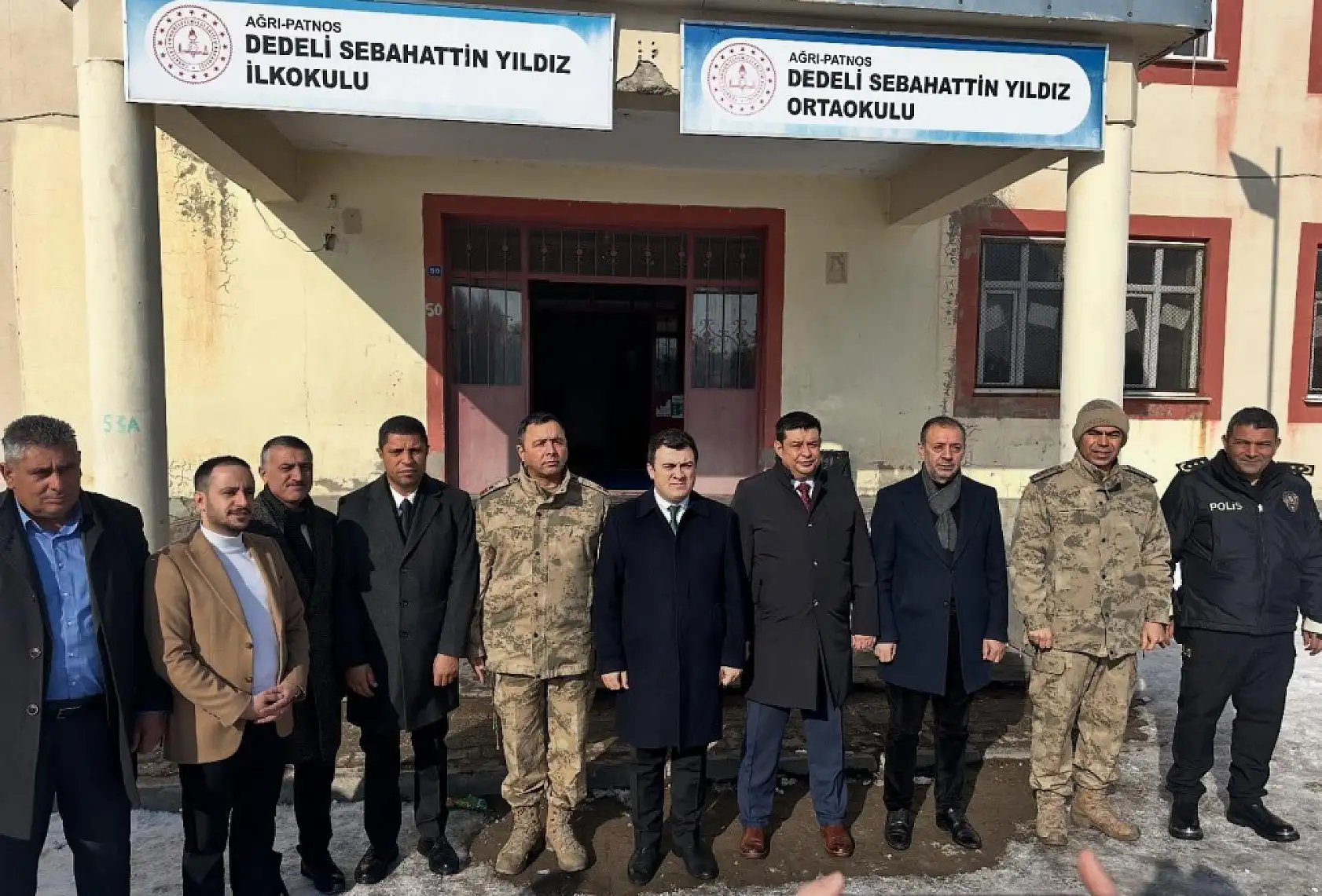 Hayırsever desteği Patnos'ta okullara ulaştı