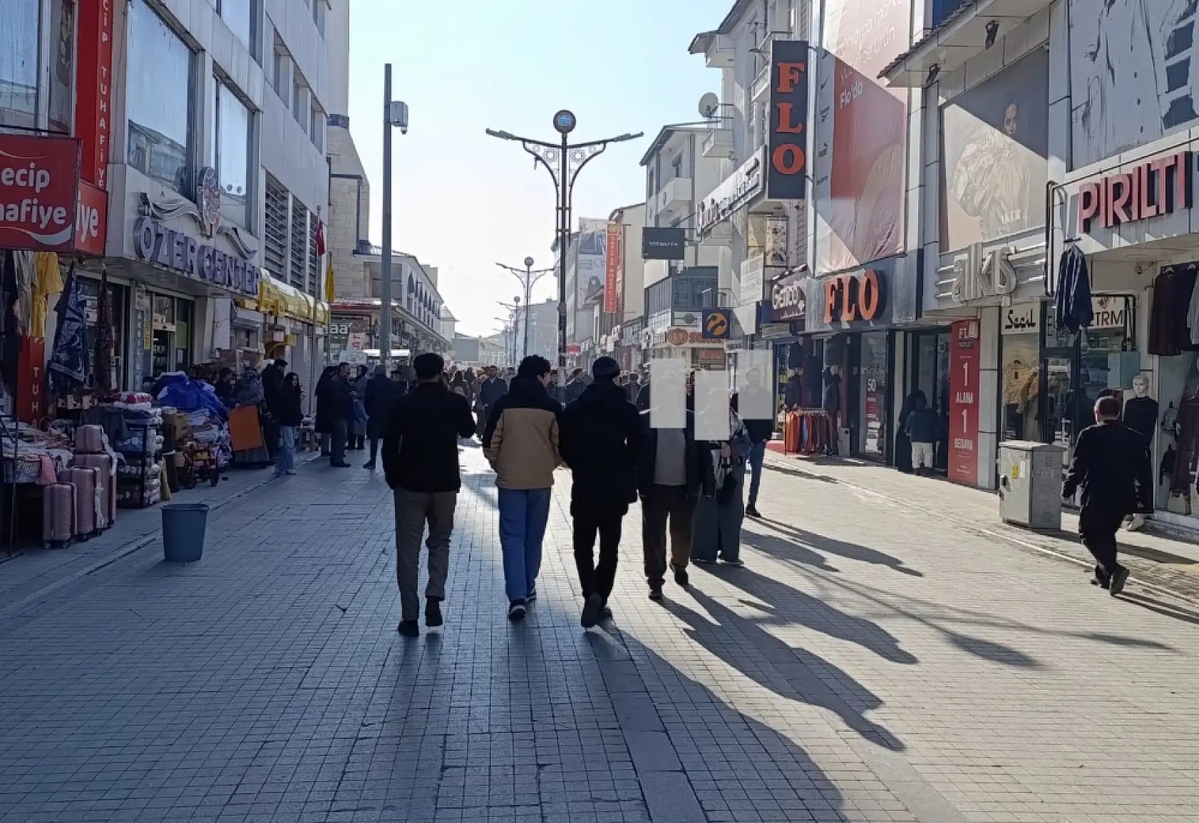 Ağrı'da Aralık ayı tersine döndü: Geçen yıl kar vardı, bu yıl güneş ısıttı
