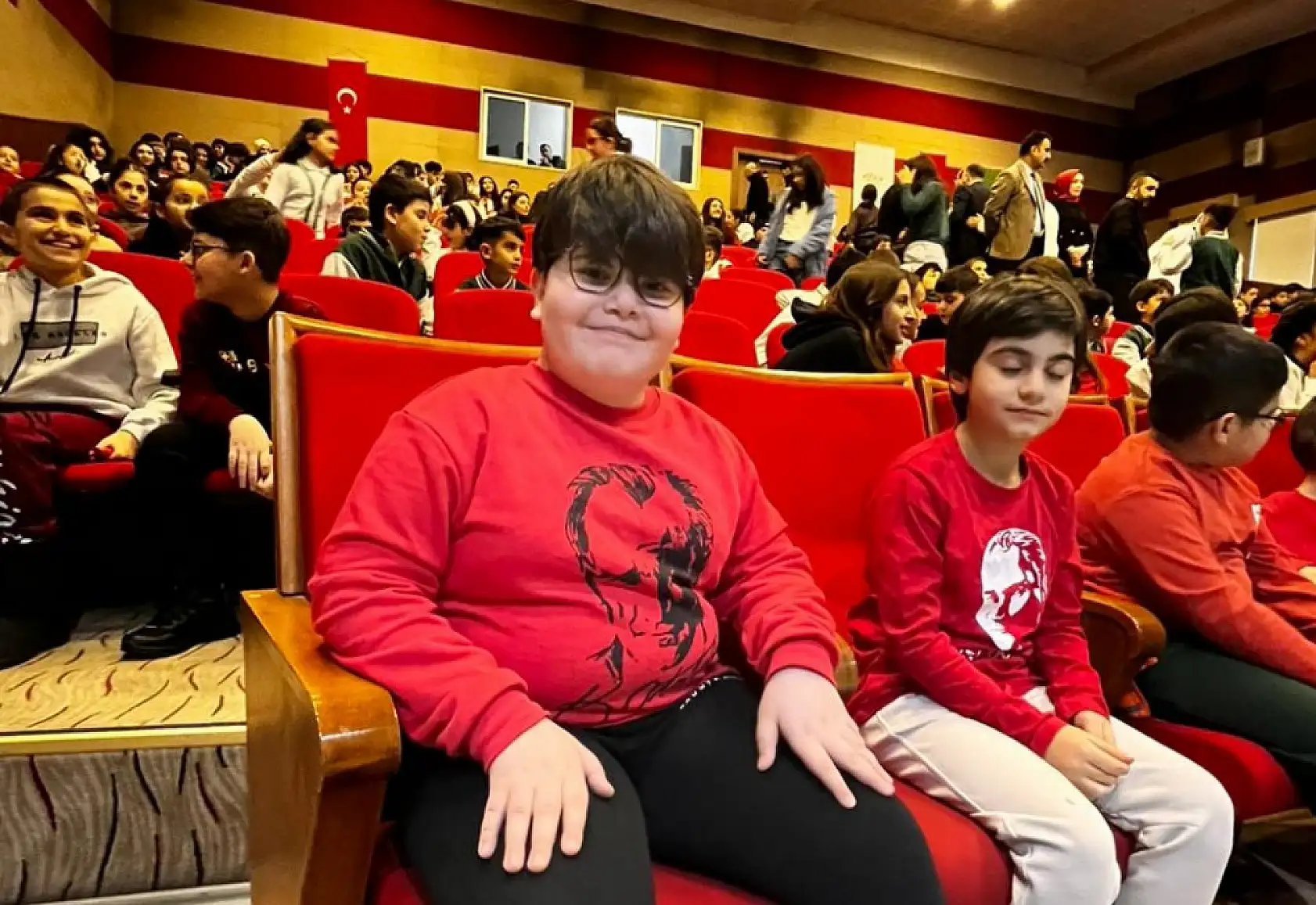 İkinci dönemin ilk dersi bayrak sevgisi oldu