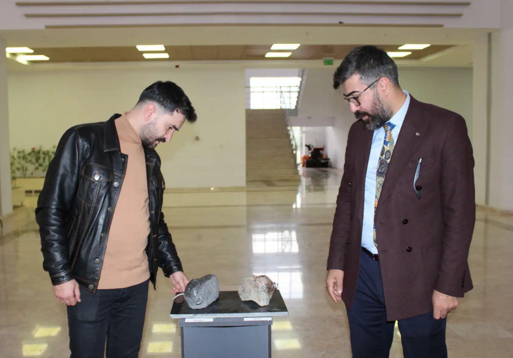 Ağrı'da sessiz bir yeniden doğuş: 'Nuh'un Sessizliği' sergisi ziyaretçilerini etkiledi