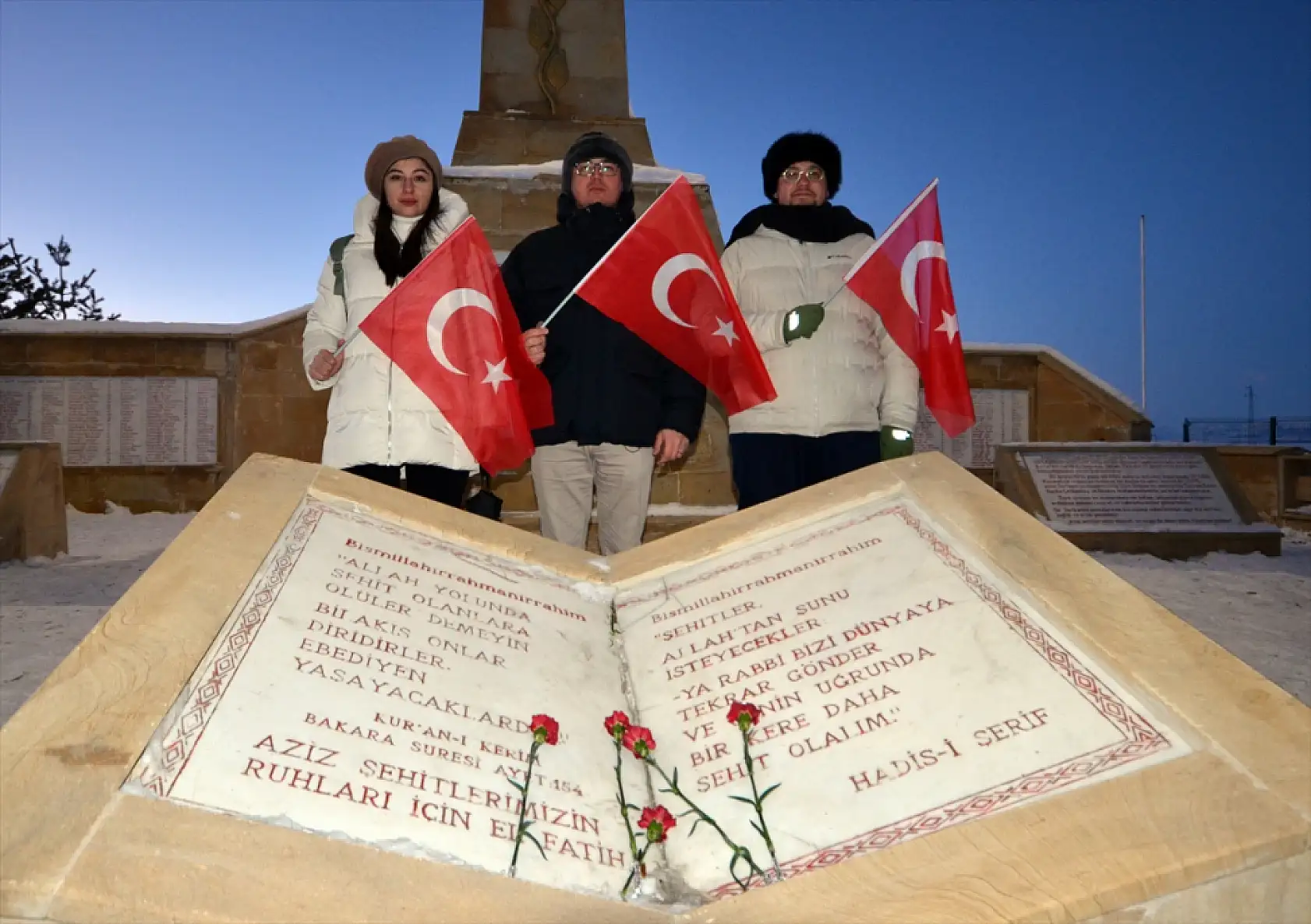 Sarıkamış'ta eksi 10 derecede saygı nöbeti