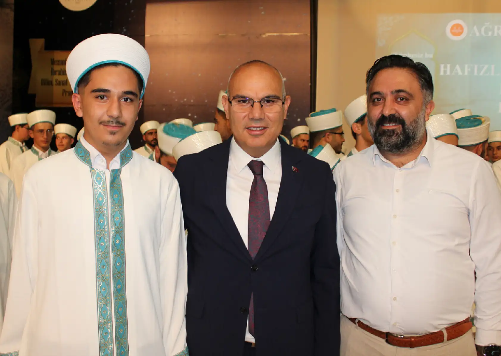 Kur'an nesli yetişiyor: Ağrı'da 117 hafız belgelerini aldı