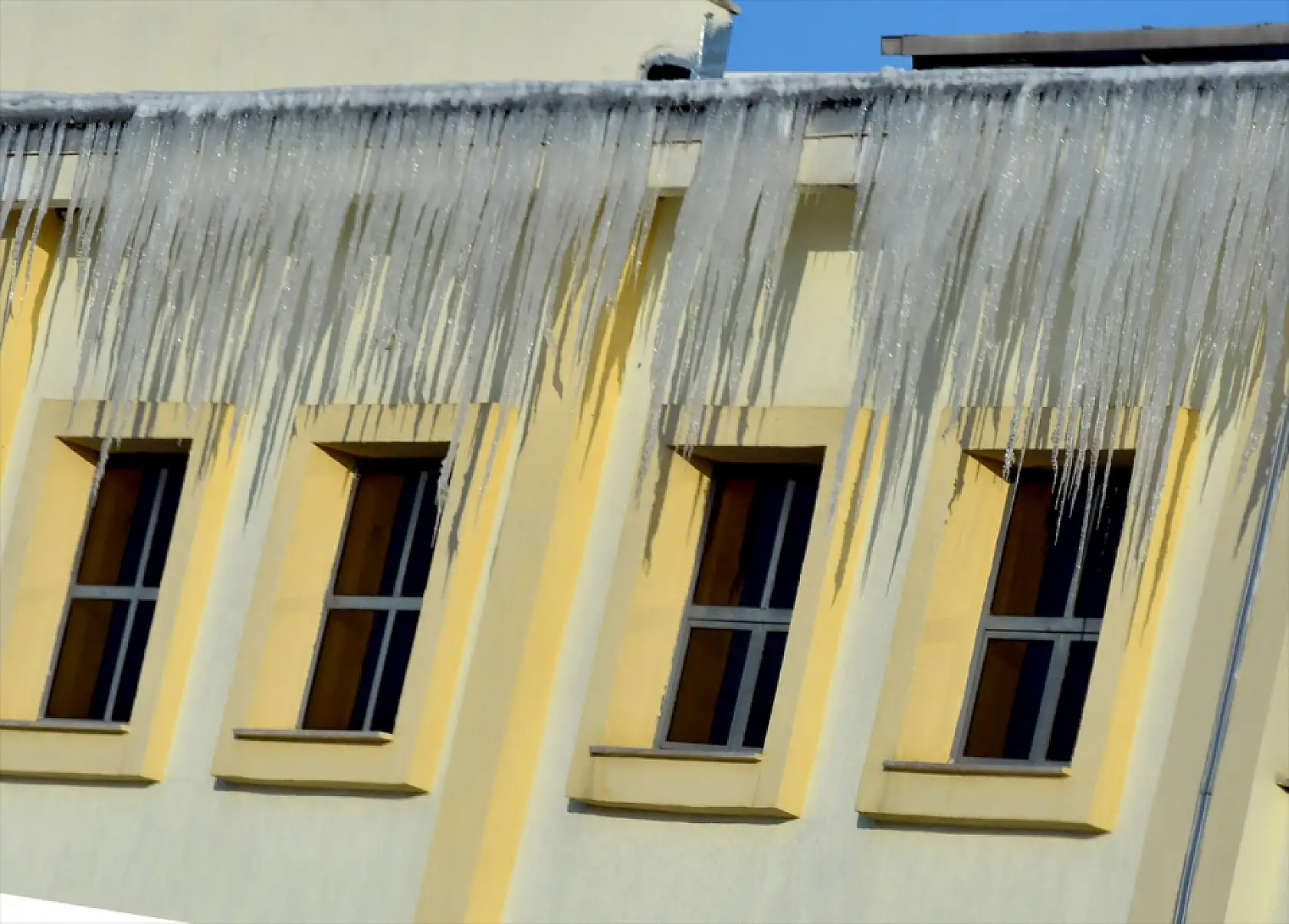 Dondurucu soğuk Kars'ı vurdu