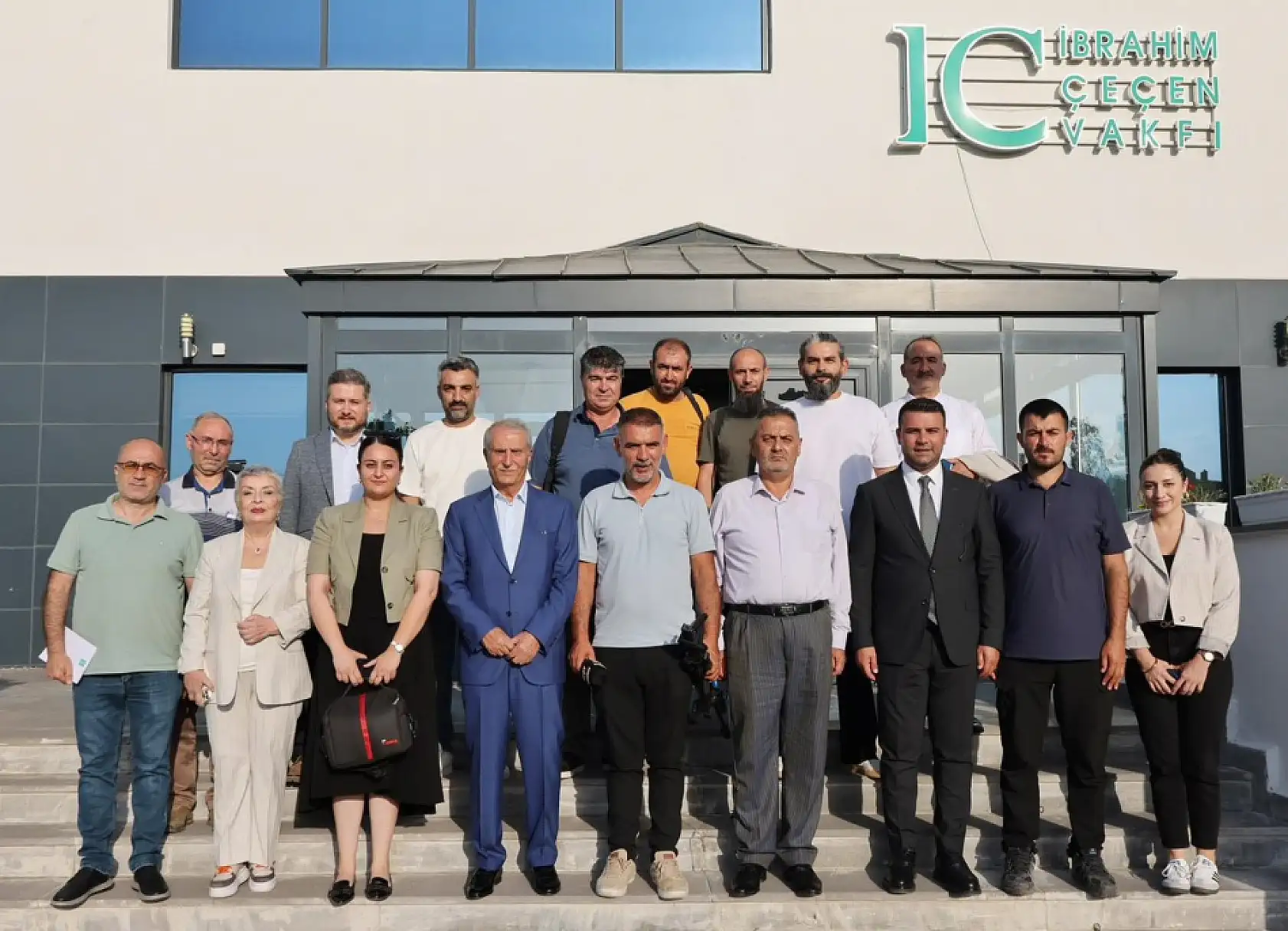Çeçen'den gençlere büyük fırsat: Ağrı'ya yeni eğitim yatırımları geliyor!