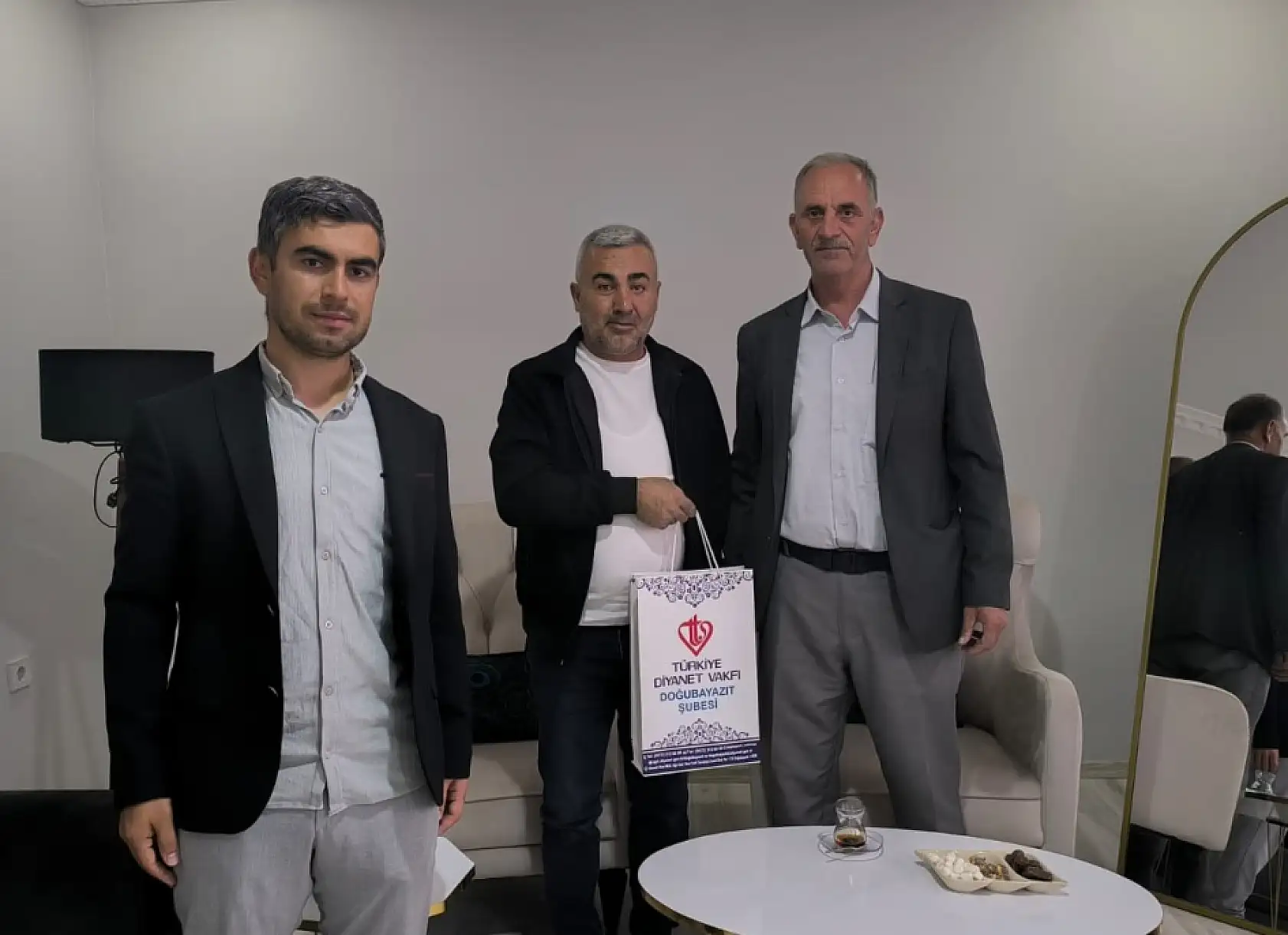 Doğubayazıt'ta gaziler, evlerinde ziyaret edildi