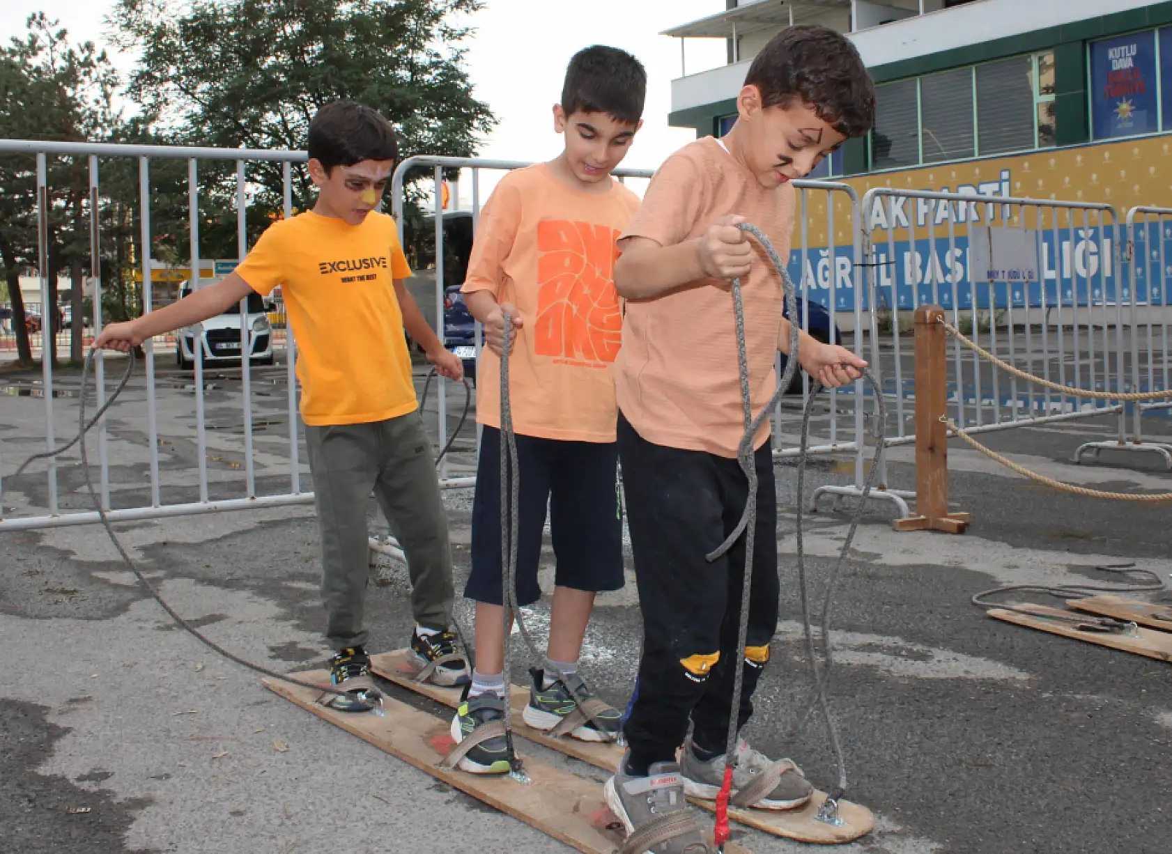 Çocuklar geleneksel oyunlarla tanıştı, Millet Bahçesi şenlendi