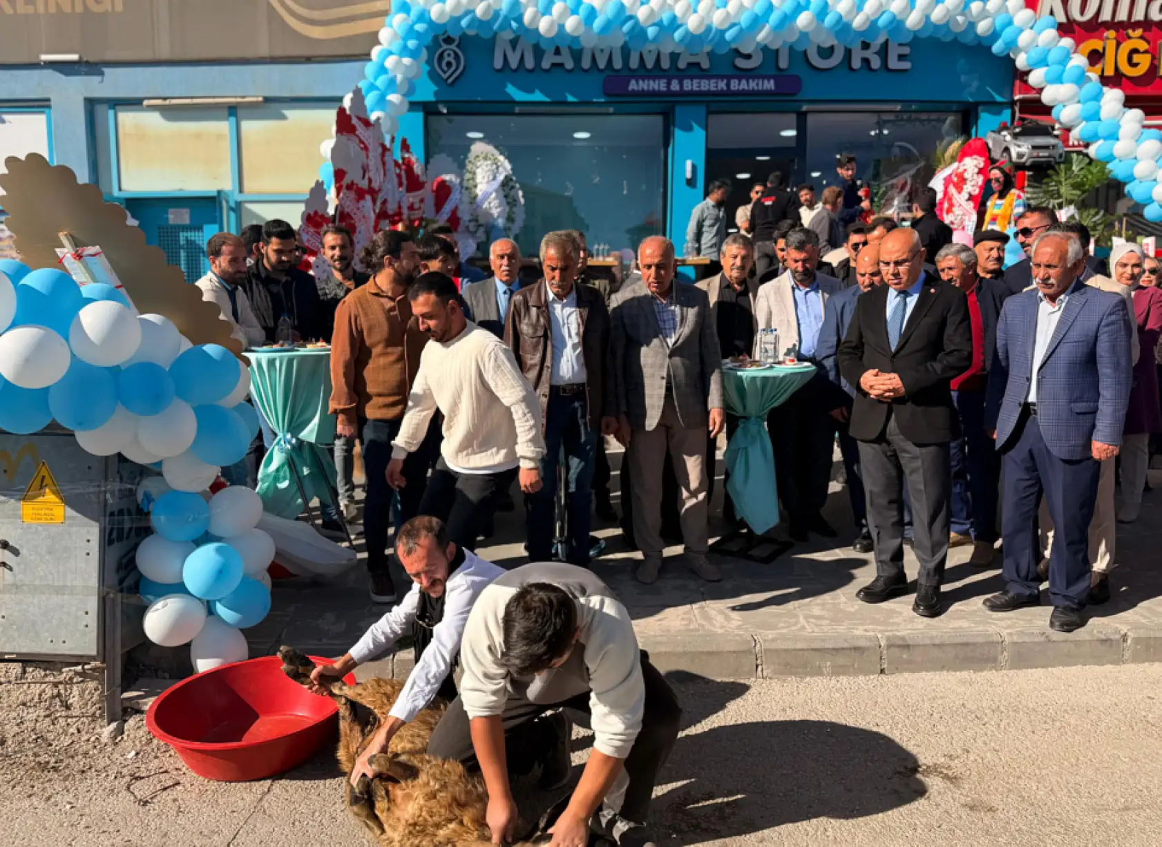 Vali Koç'un katılımıyla Ağrı'da ilk anne ve bebek mağazası açıldı