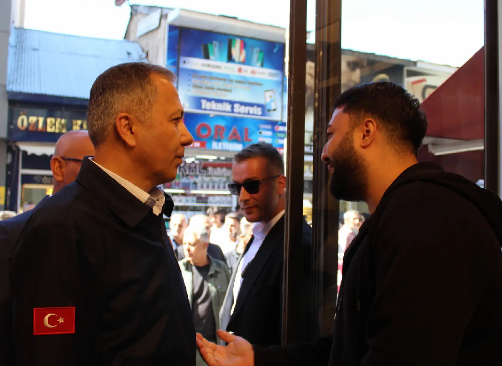 Bakan Yerlikaya'dan Cumhuriyet Caddesi çıkarması