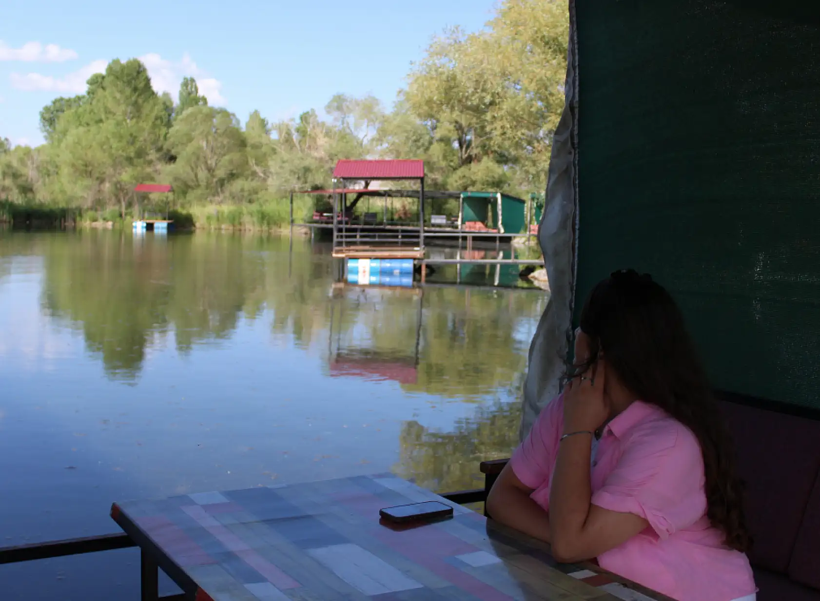 Ağrı'da yeşil ve gölgeli alanlar yaz sıcağından kaçış noktası oldu