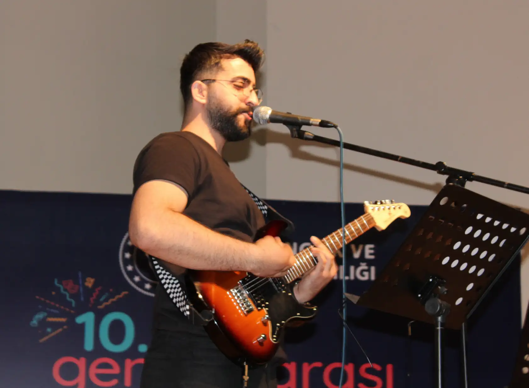 Ağrı'da gençler arası kültür ve sanat yarışmaları başladı