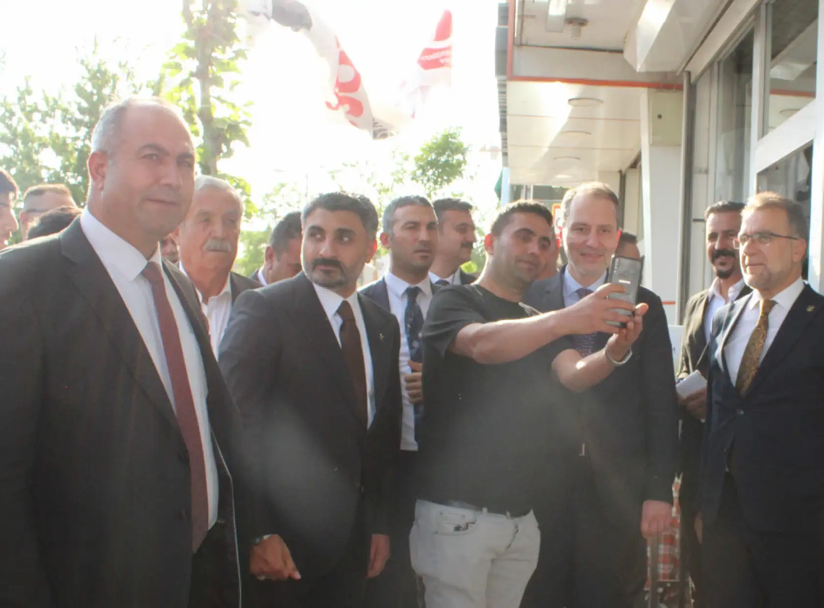 Erbakan Patnos'ta çarşı esnafıyla bir araya geldi