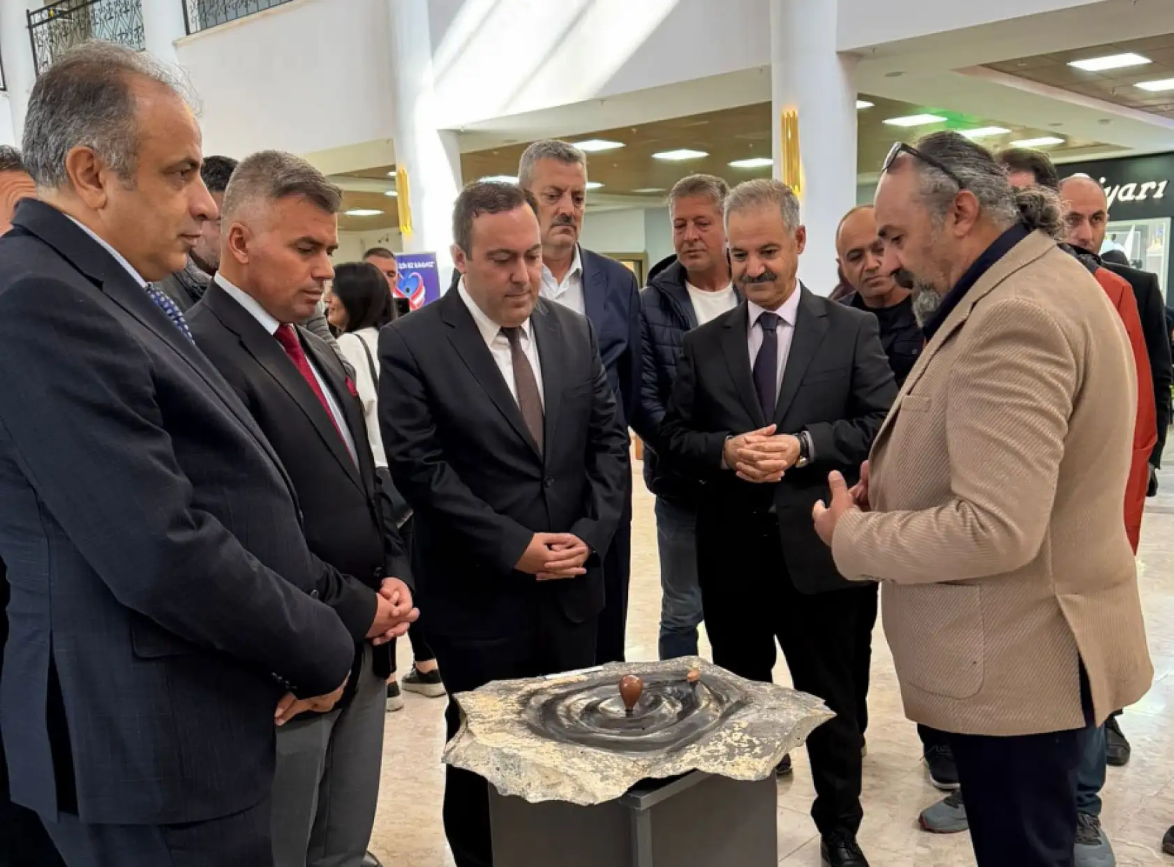 Ağrı'da sessiz bir yeniden doğuş: 'Nuh'un Sessizliği' sergisi ziyaretçilerini etkiledi