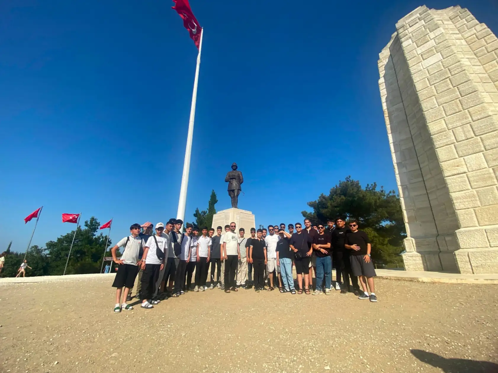 Ağrı'da tarihi yolculuğun ilk kafilesi döndü: 320 öğrenci unutulmaz anılarla kente ulaştı