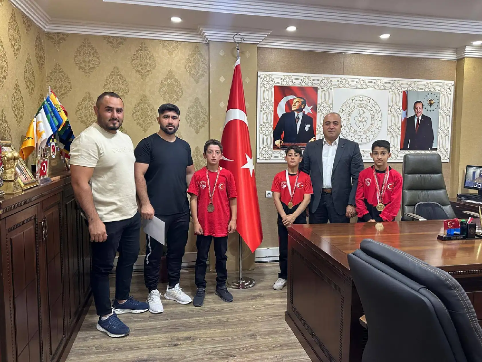 Güreş müsabakalarında Ağrılı sporculardan gururlandıran başarı