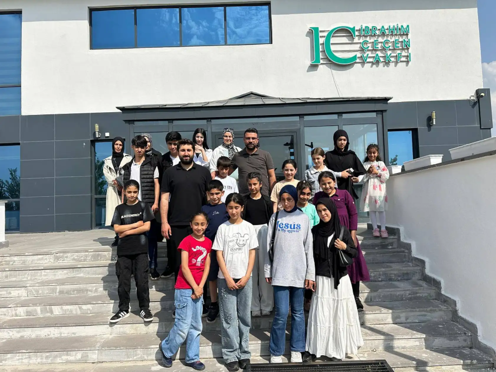 Doğubayazıt Sosyal Hizmet Merkezi'nden anlamlı ziyaret programı