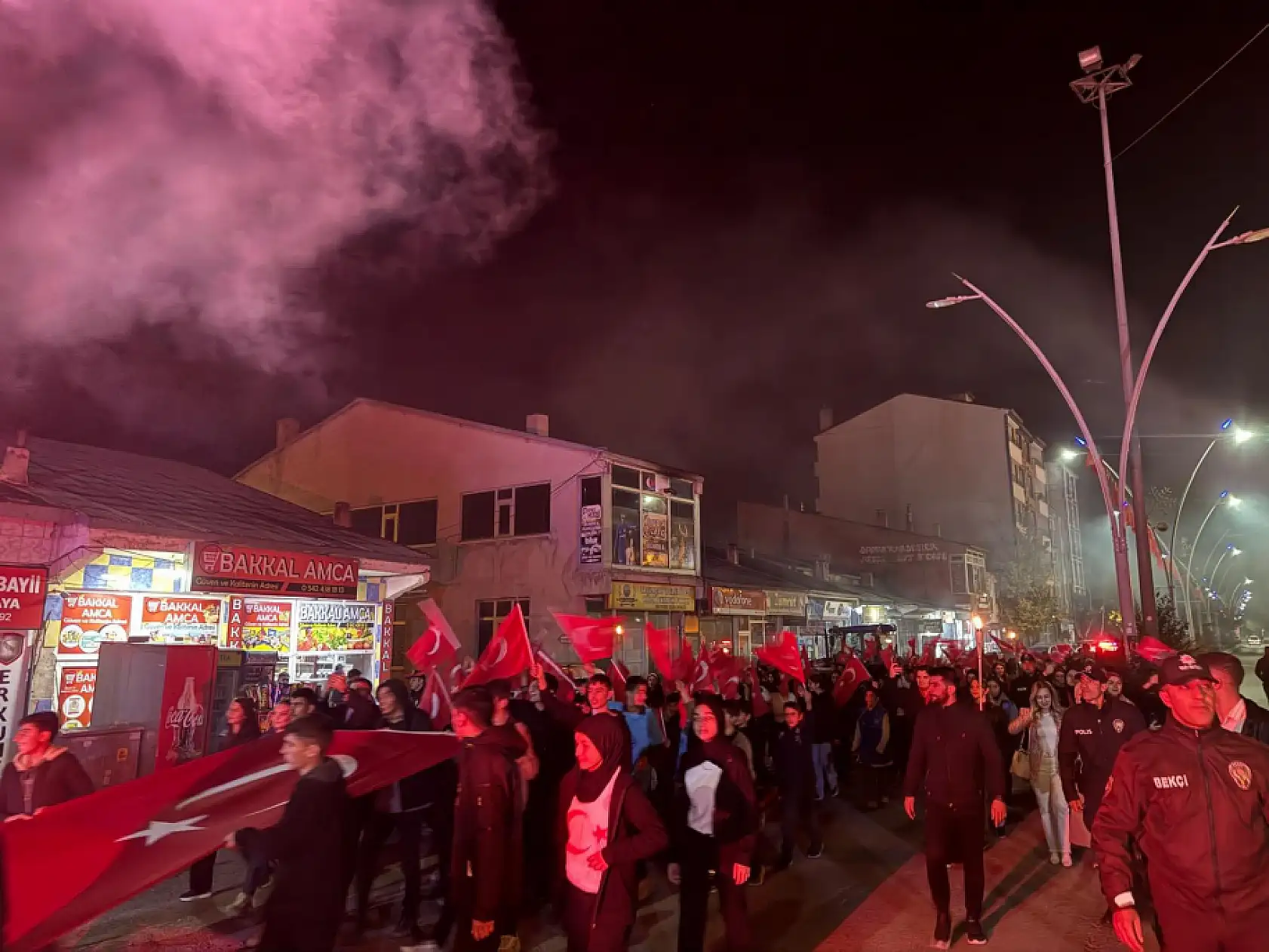 Taşlıçay'da Cumhuriyet Bayramı coşkusu, Fener Alayı yürüyüşüyle taçlandı
