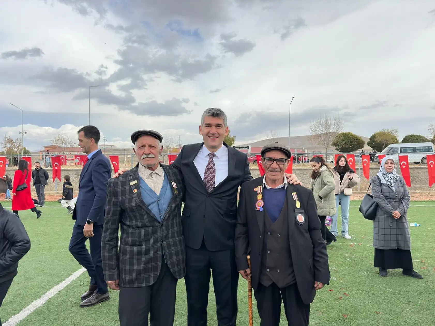 Cumhuriyet Bayramı Diyadin'de öğrencilerle coşkuyla kutlandı