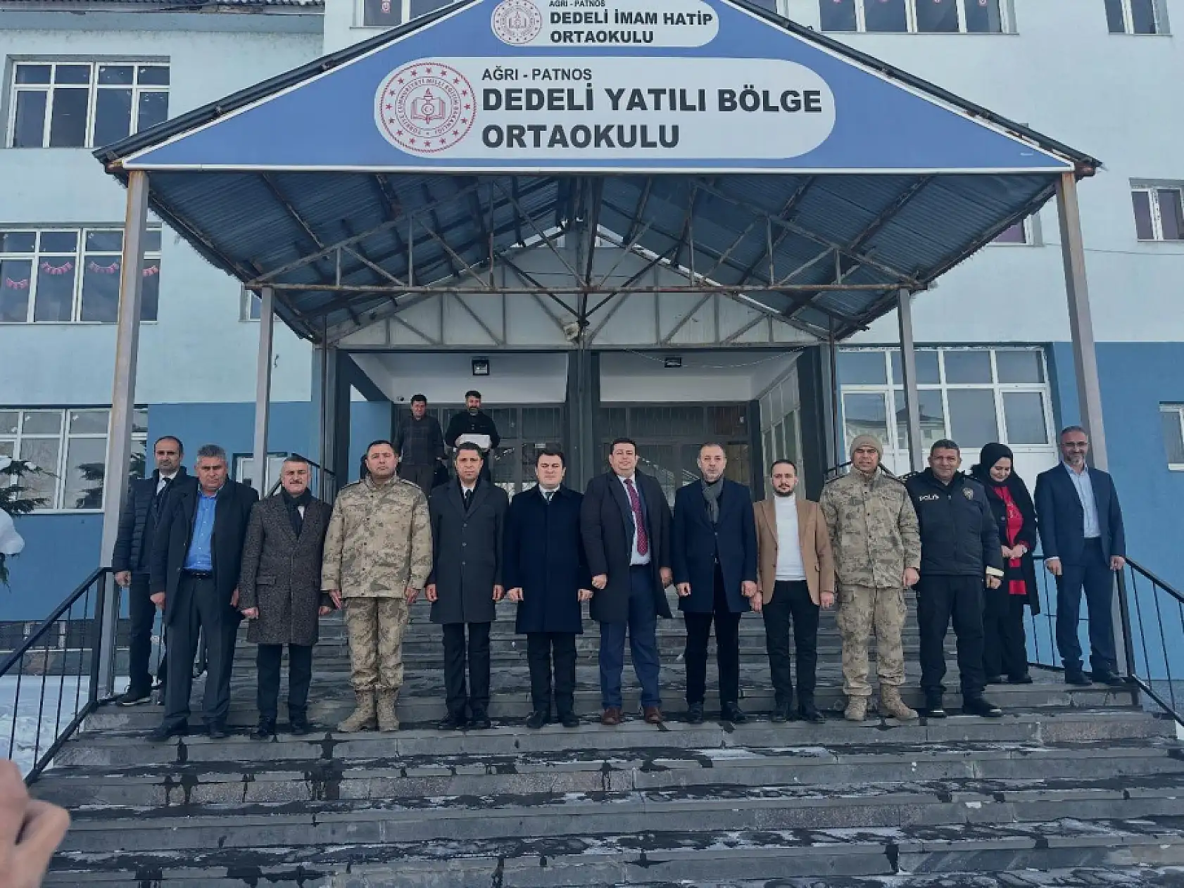 Hayırsever desteği Patnos'ta okullara ulaştı