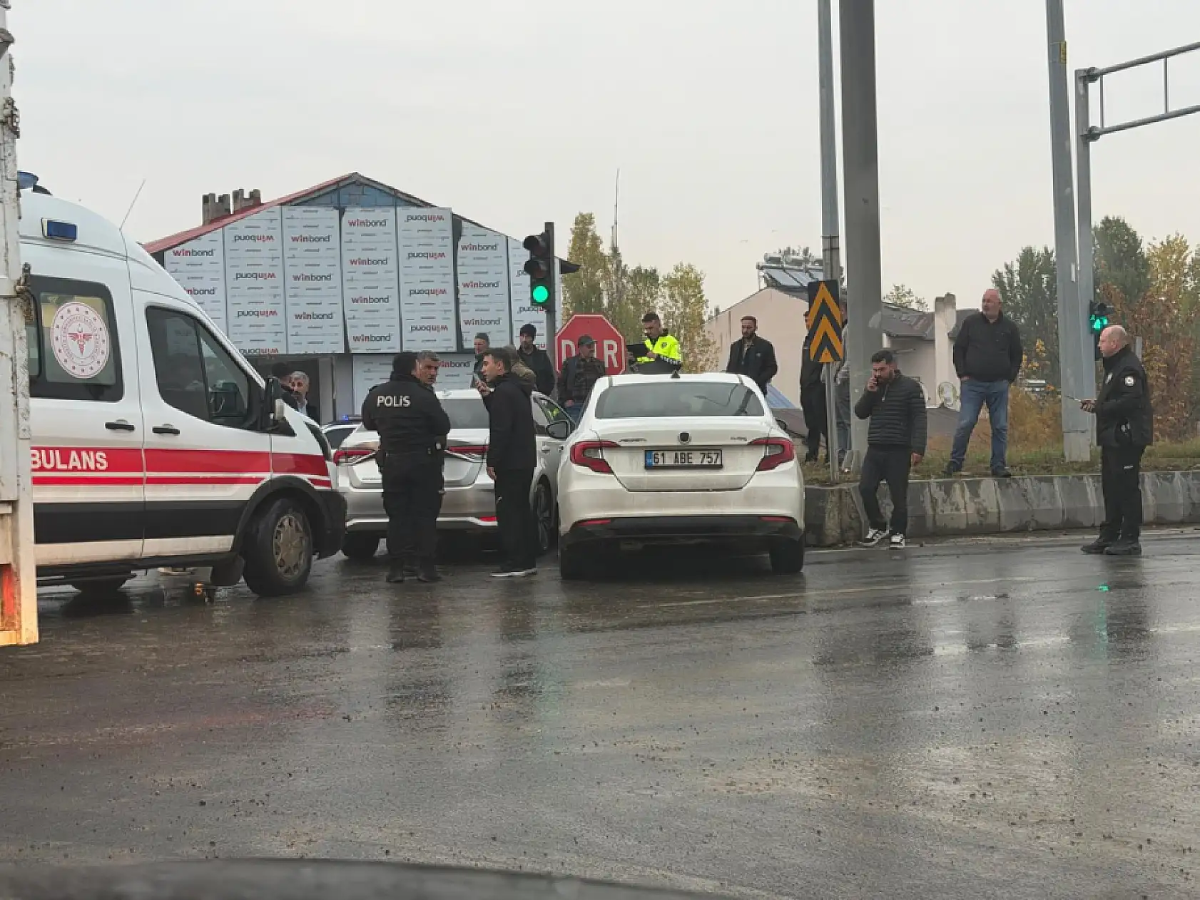 Ağrı'da köprü çıkışında feci kaza! 3 yaralı