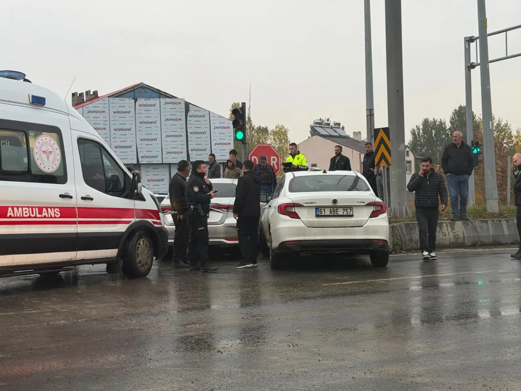 Ağrı'da köprü çıkışında feci kaza! 3 yaralı
