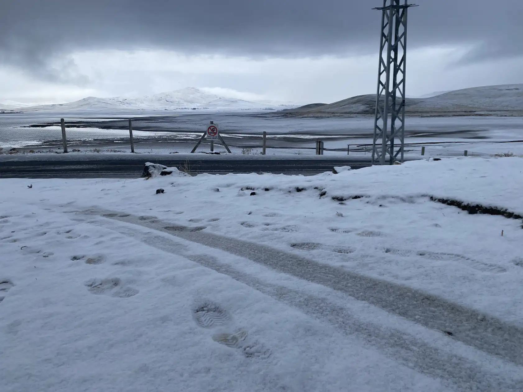 Yükseklerden merkeze inen kar Patnos'u beyazladı